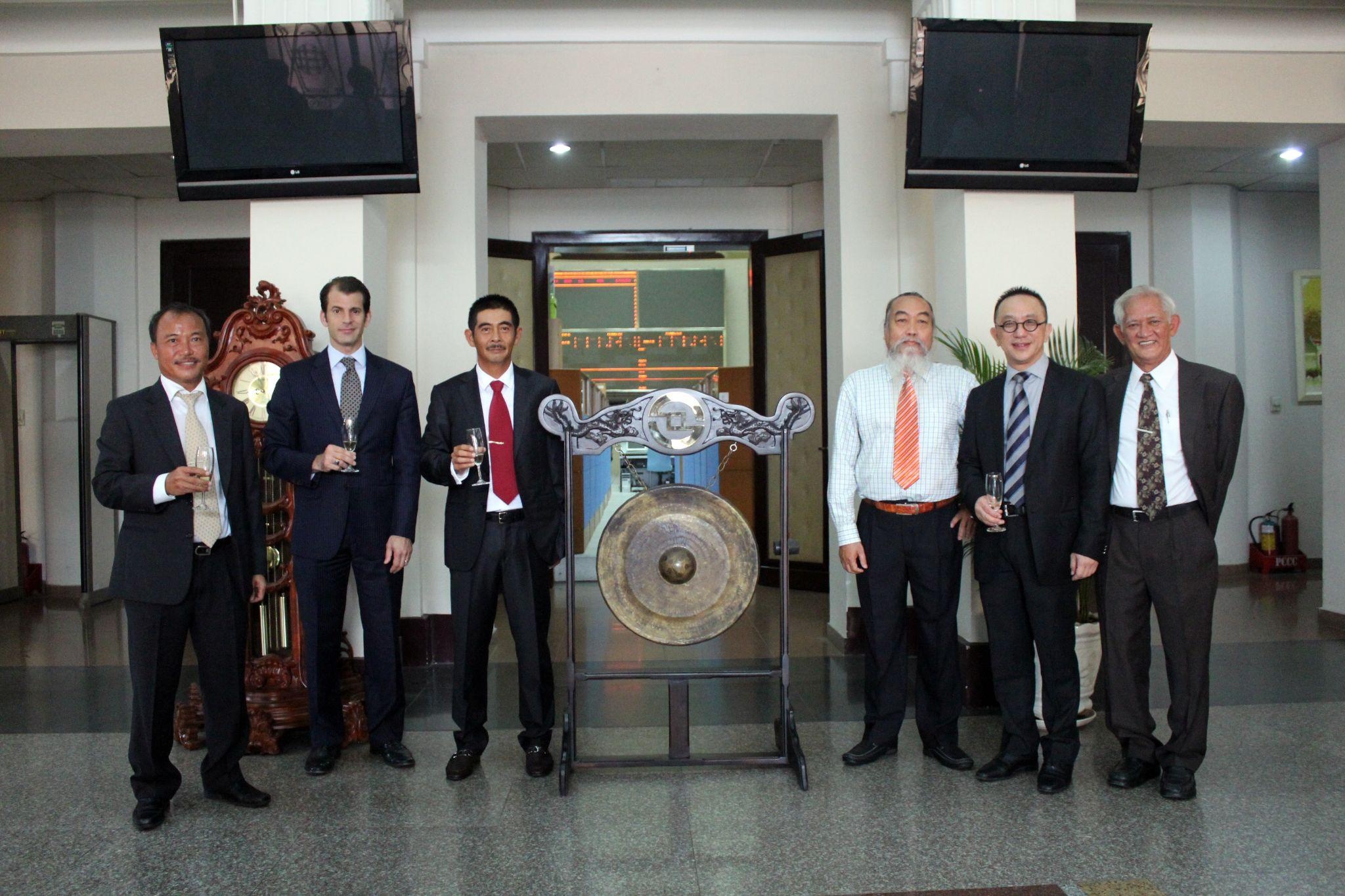 Tap doan Nam Long,  nang luc hoi nhap anh 9