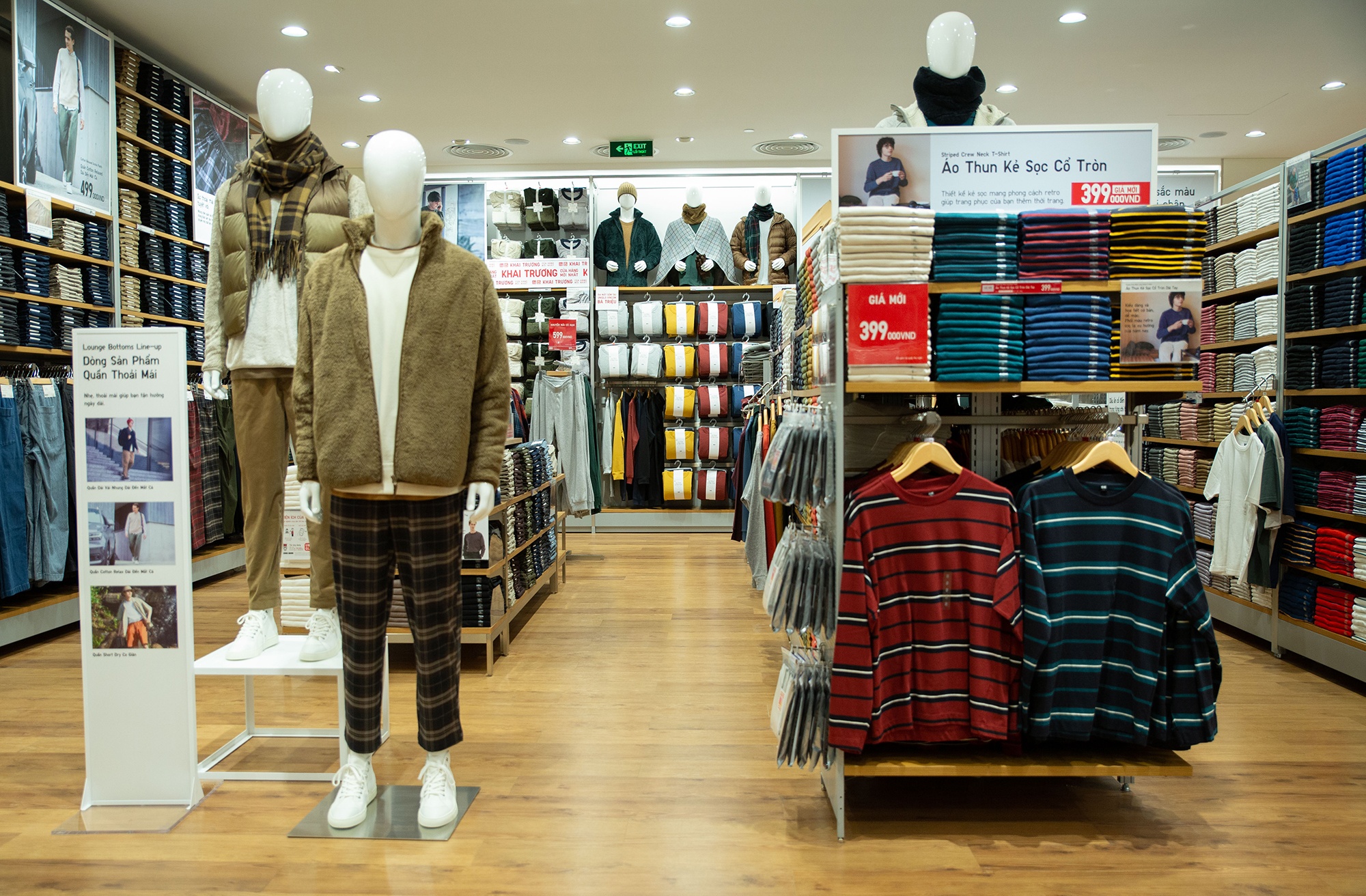 Uniqlo khai truong cua hang dam chat Ha thanh rong 2.000 m2 hinh anh