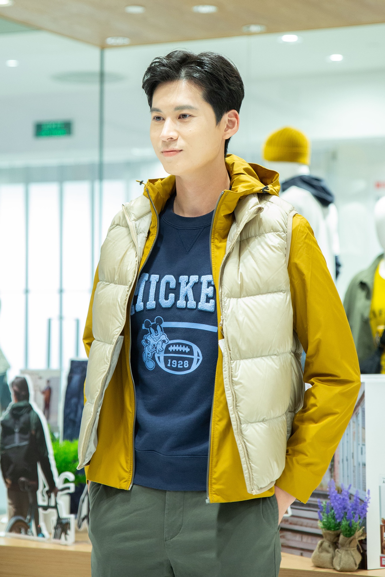 Uniqlo ảnh 22 Uniqlo anh 22