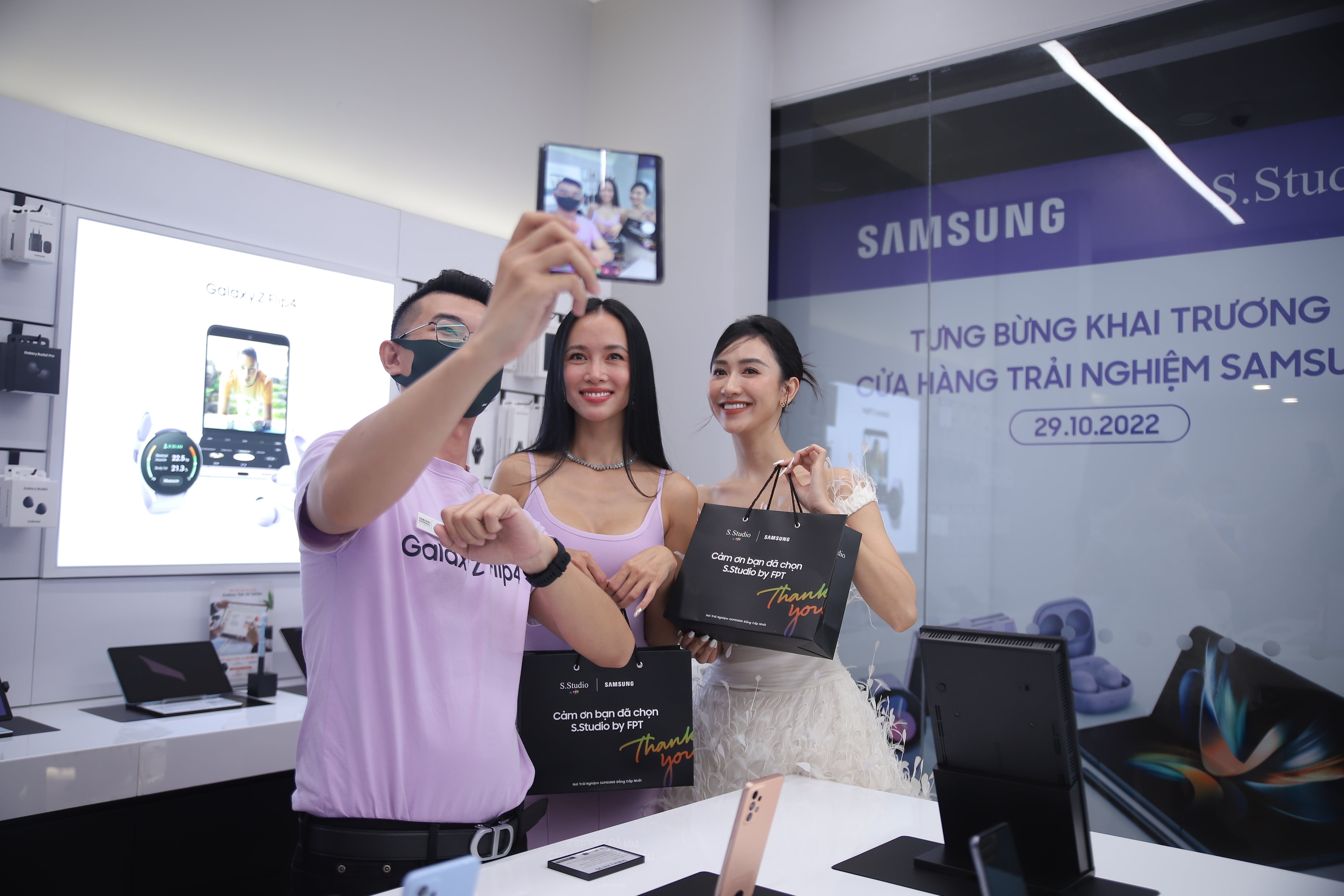Dien thoai Samsung anh 4