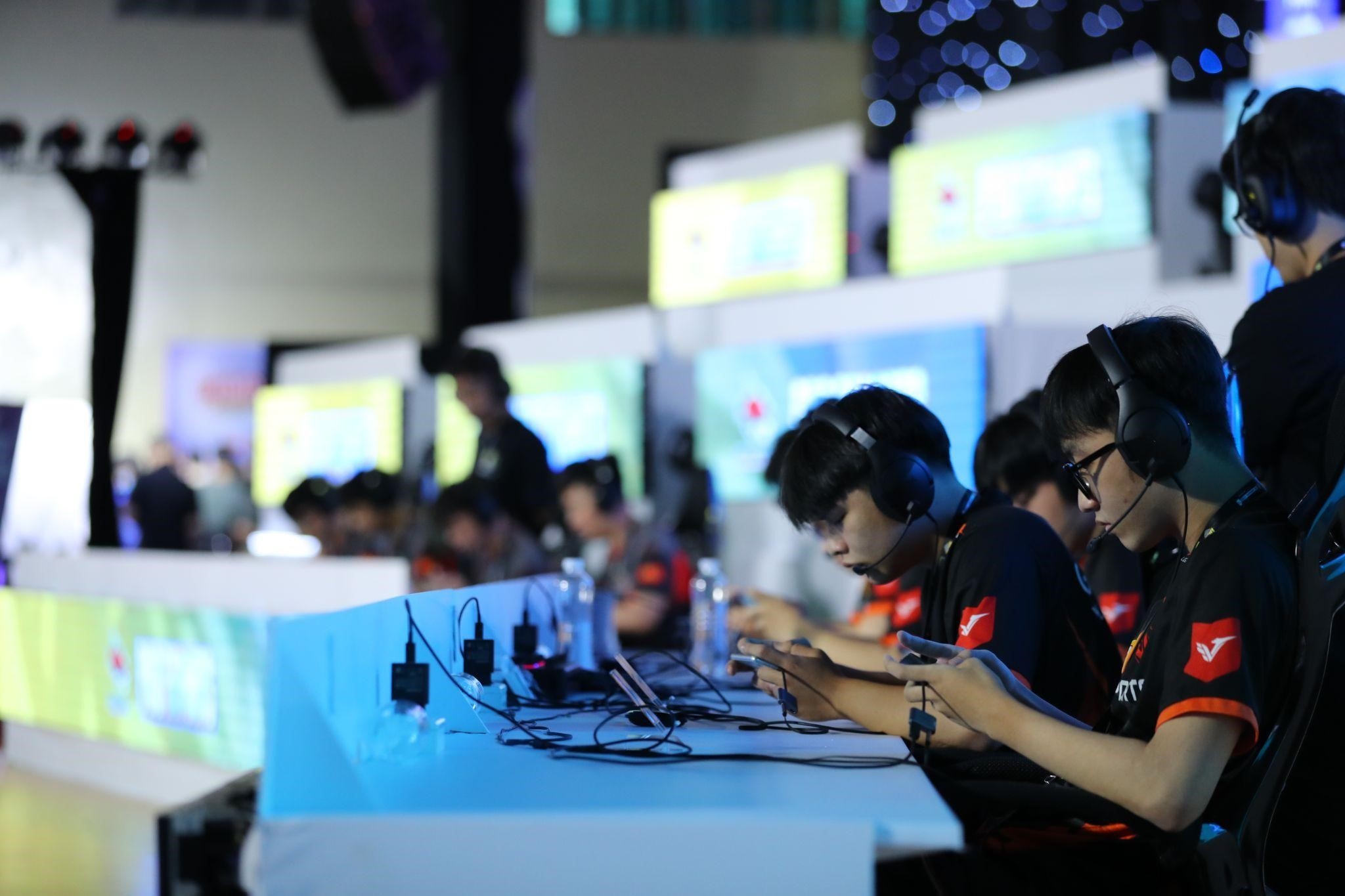 Toc Chien chung ket anh 9