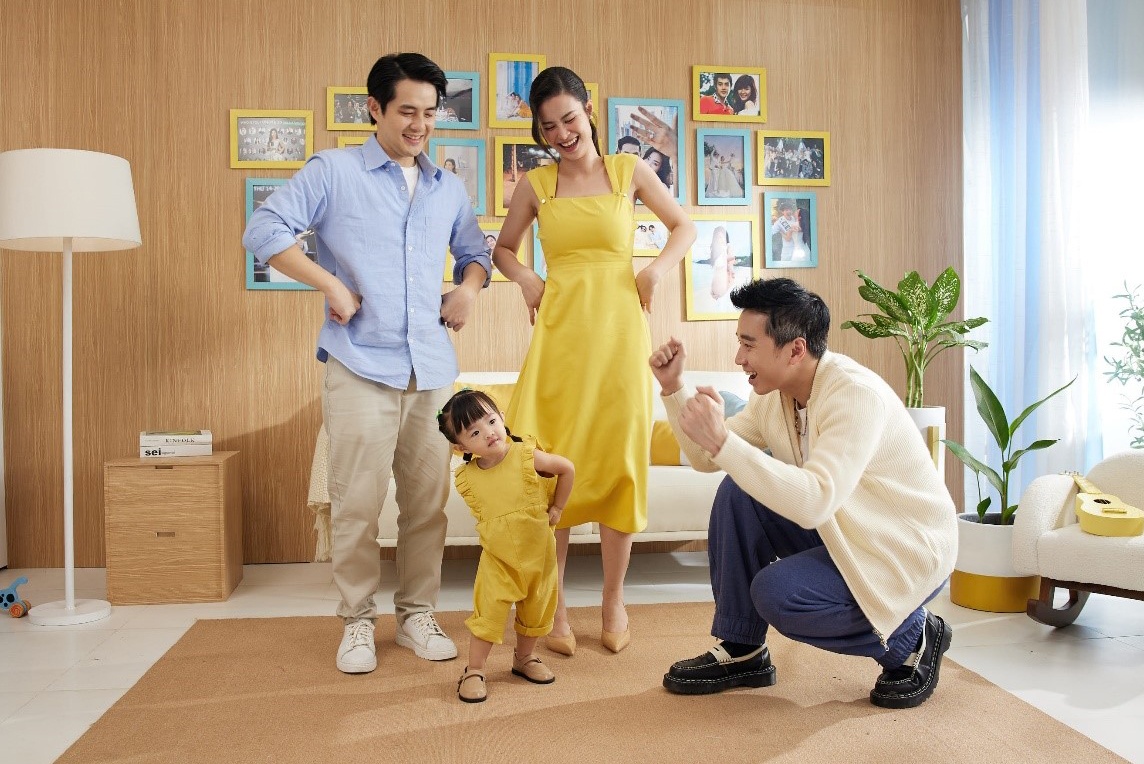 Dong Nhi chia se hanh trinh lam me qua MV 'Nhung lan dau tien' hinh anh