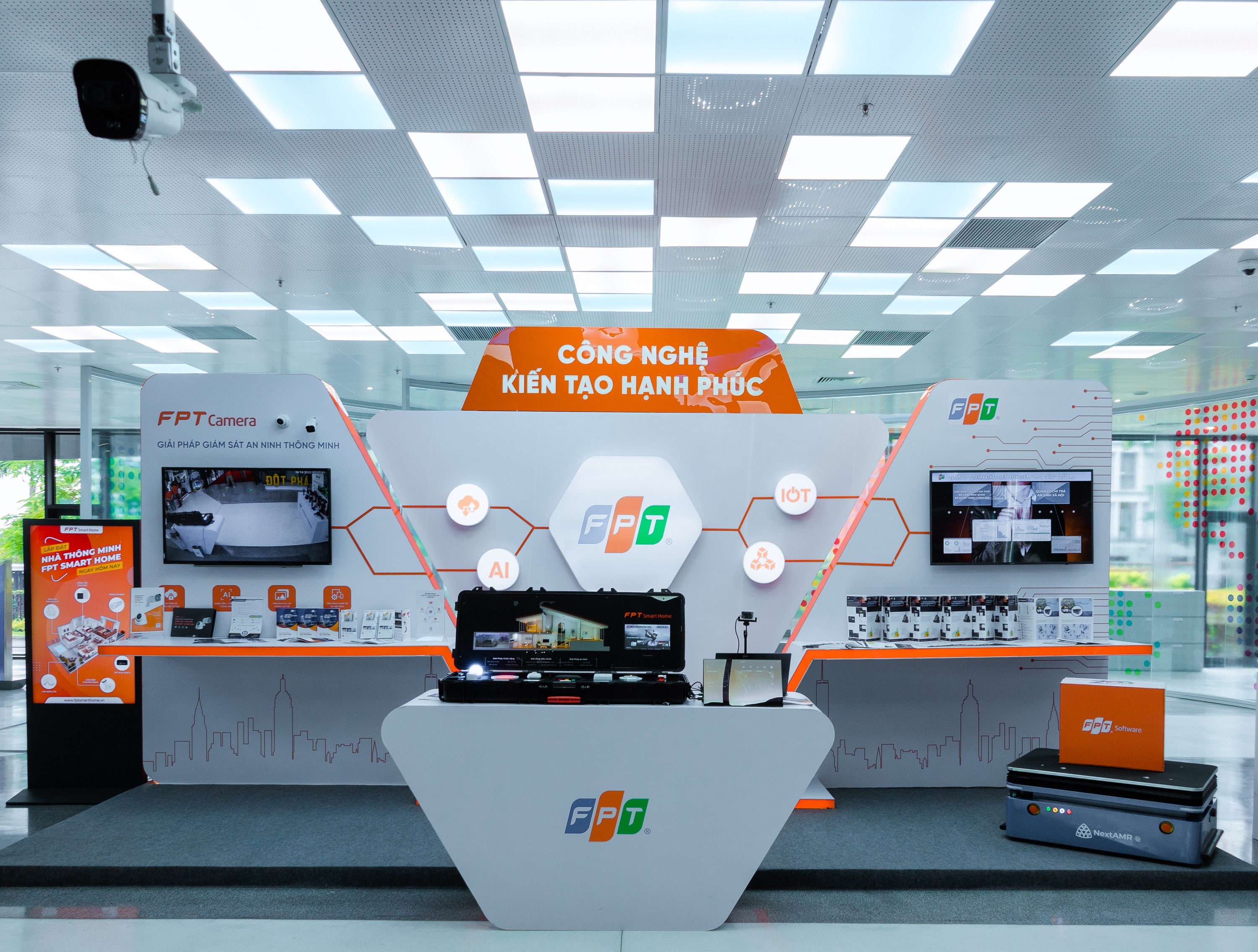 FPT Telecom,  FPT anh 2