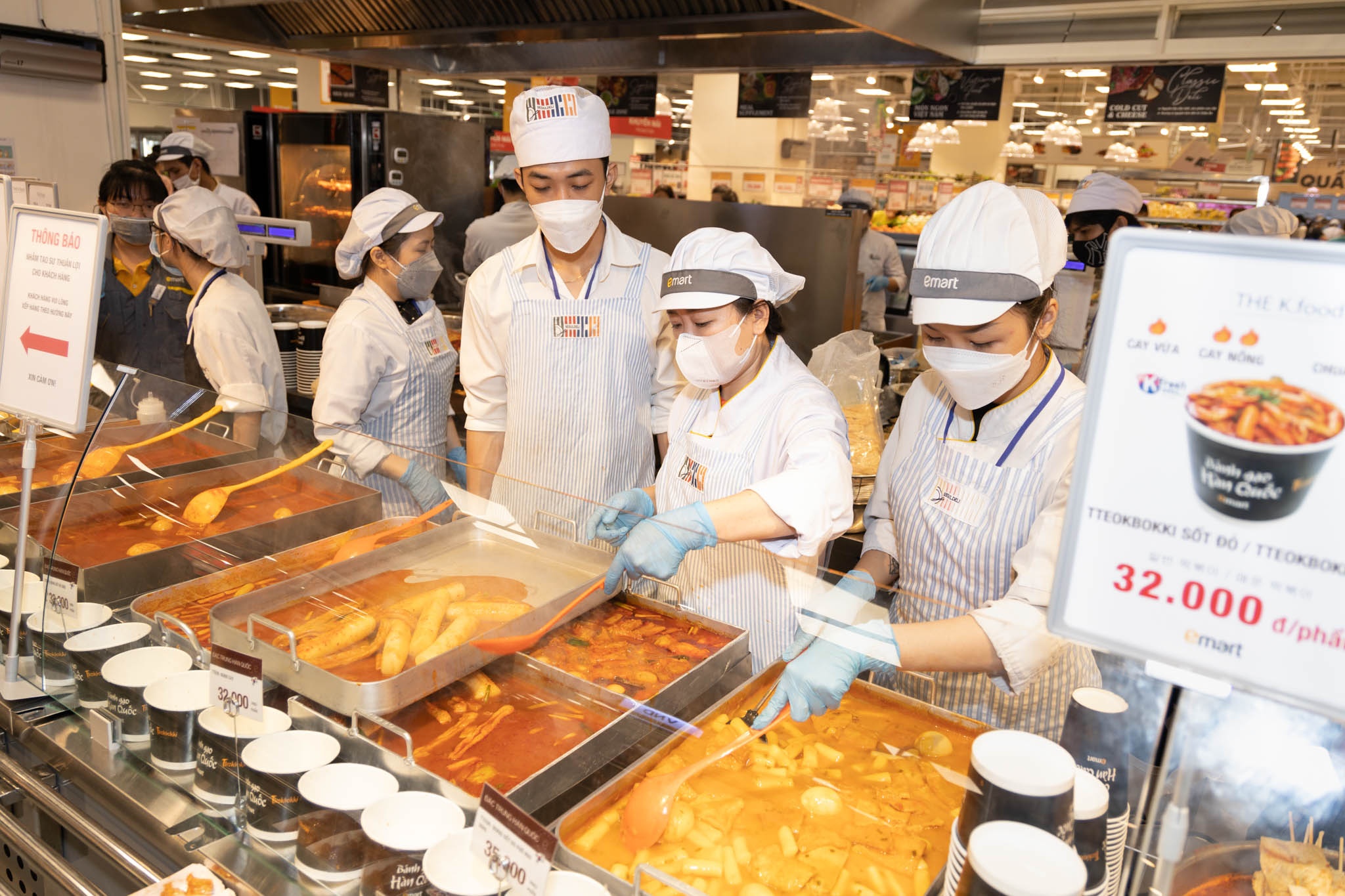 Emart Sala khai truong anh 12