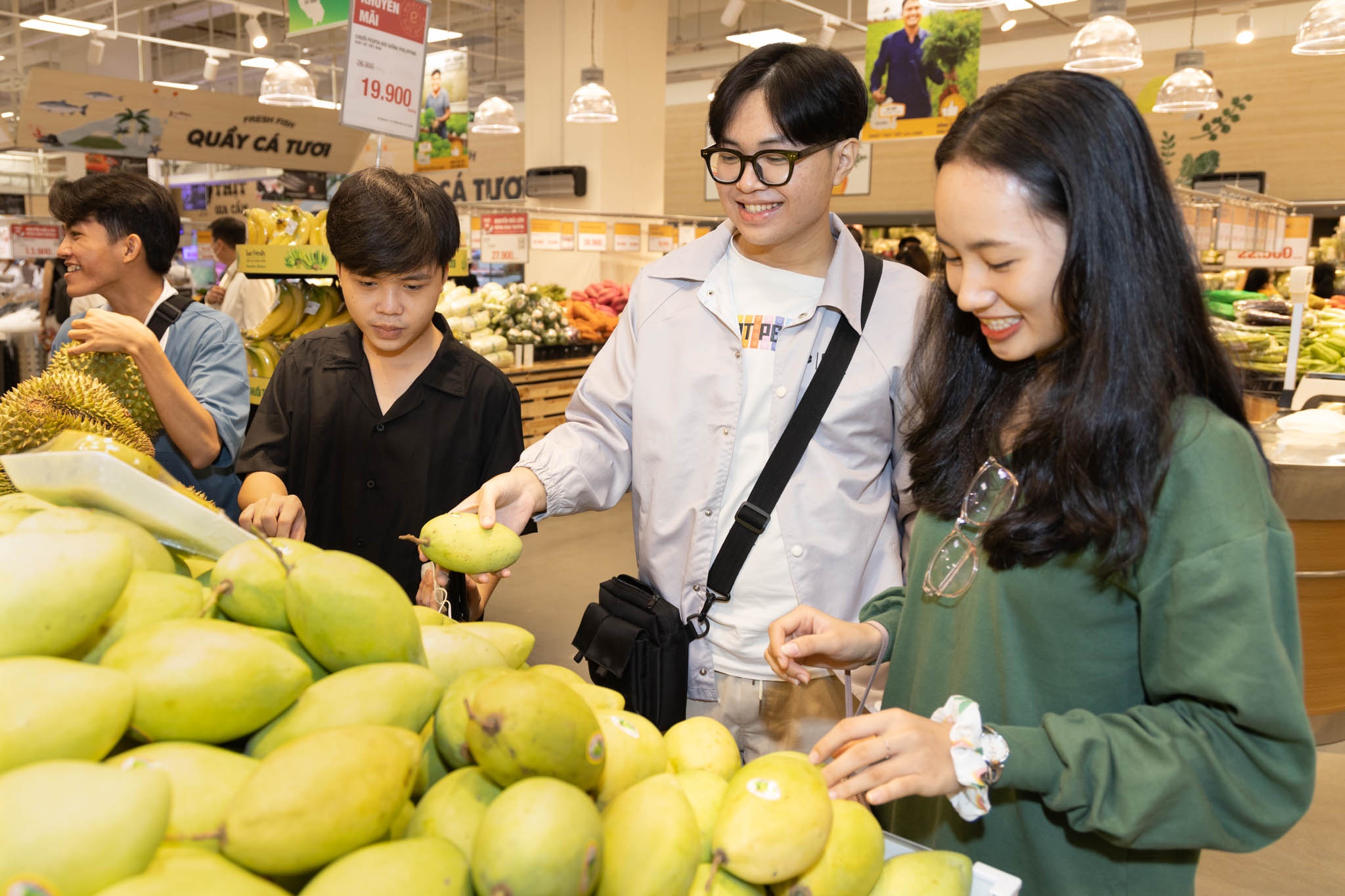 Emart Sala khai truong anh 9