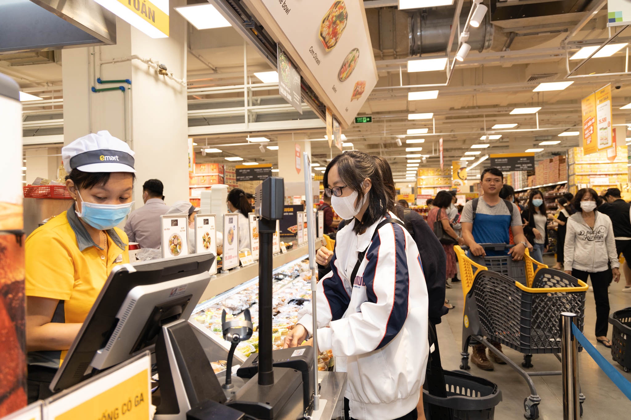 Emart Sala khai truong anh 16