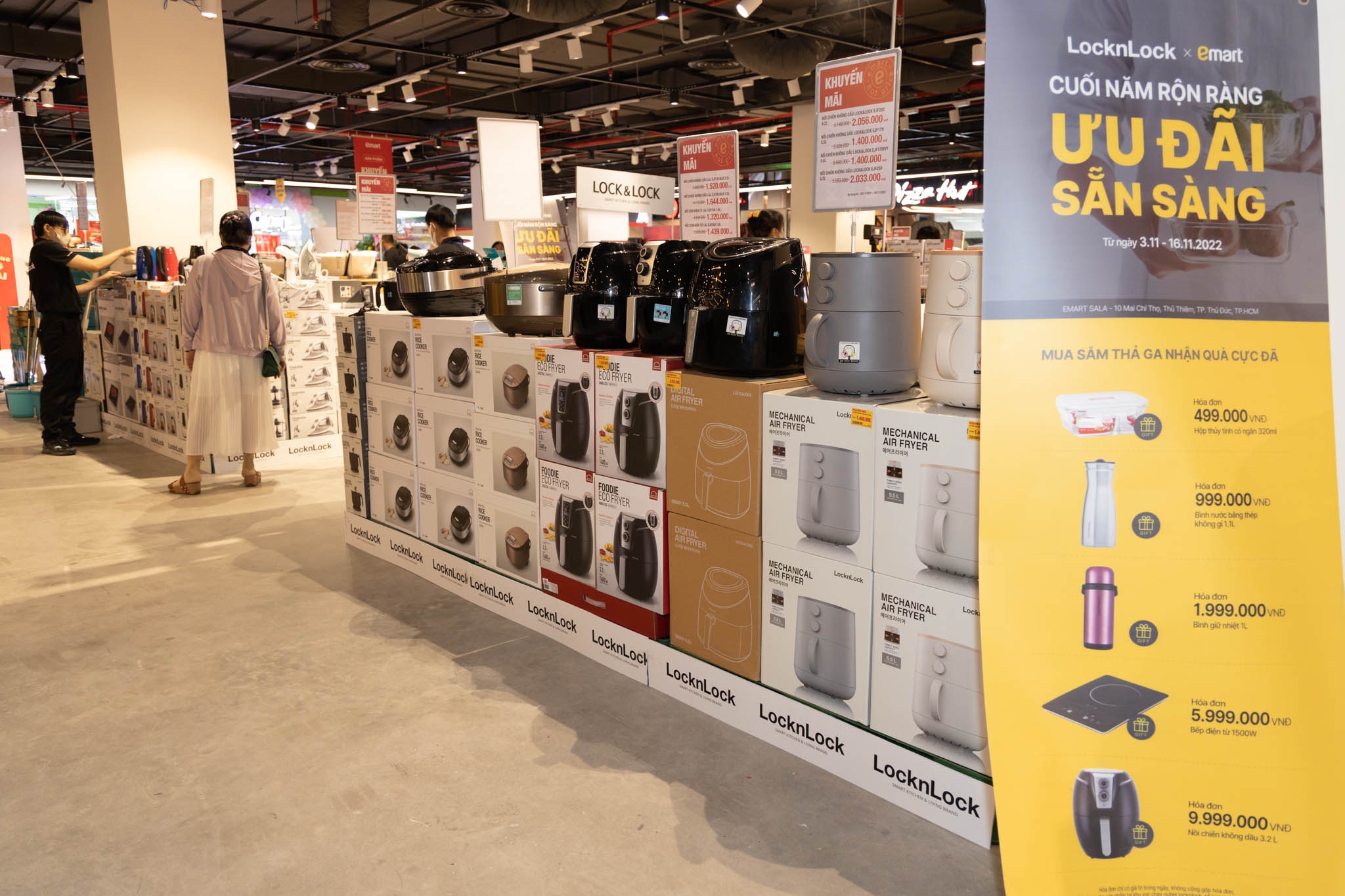 Emart Sala khai truong anh 18