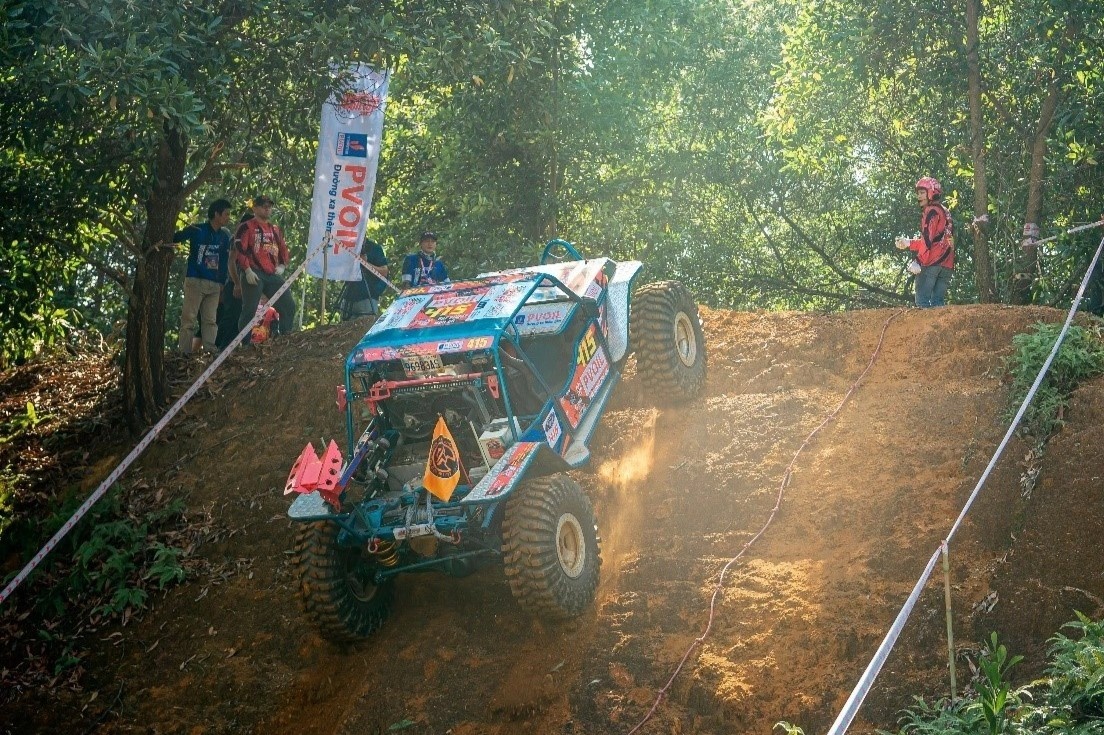 Tong cong ty Dau Viet Nam dong hanh cung giai dua PVOIL VOC 2022 hinh anh