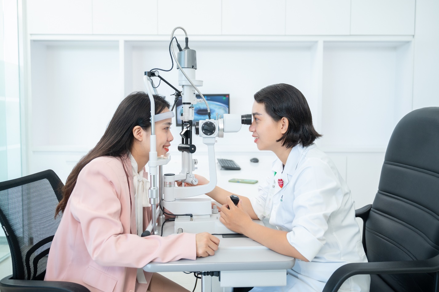 Benh vien Mat Sai Gon,  phau thuat xoa can anh 2