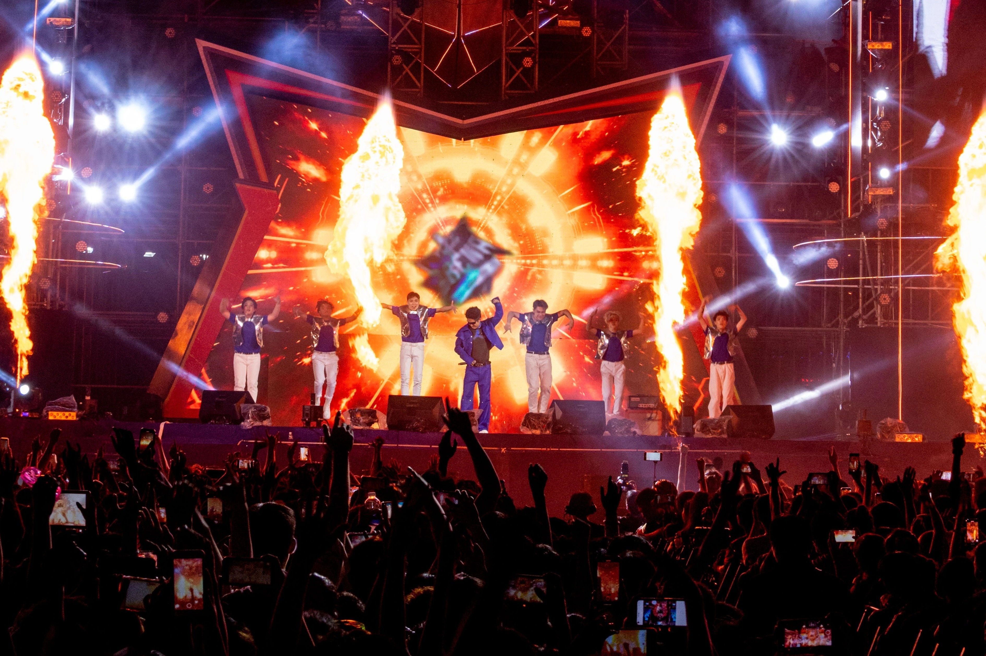 Tiger Arena khep lai voi nhung khoanh khac 'ruc lua' hinh anh