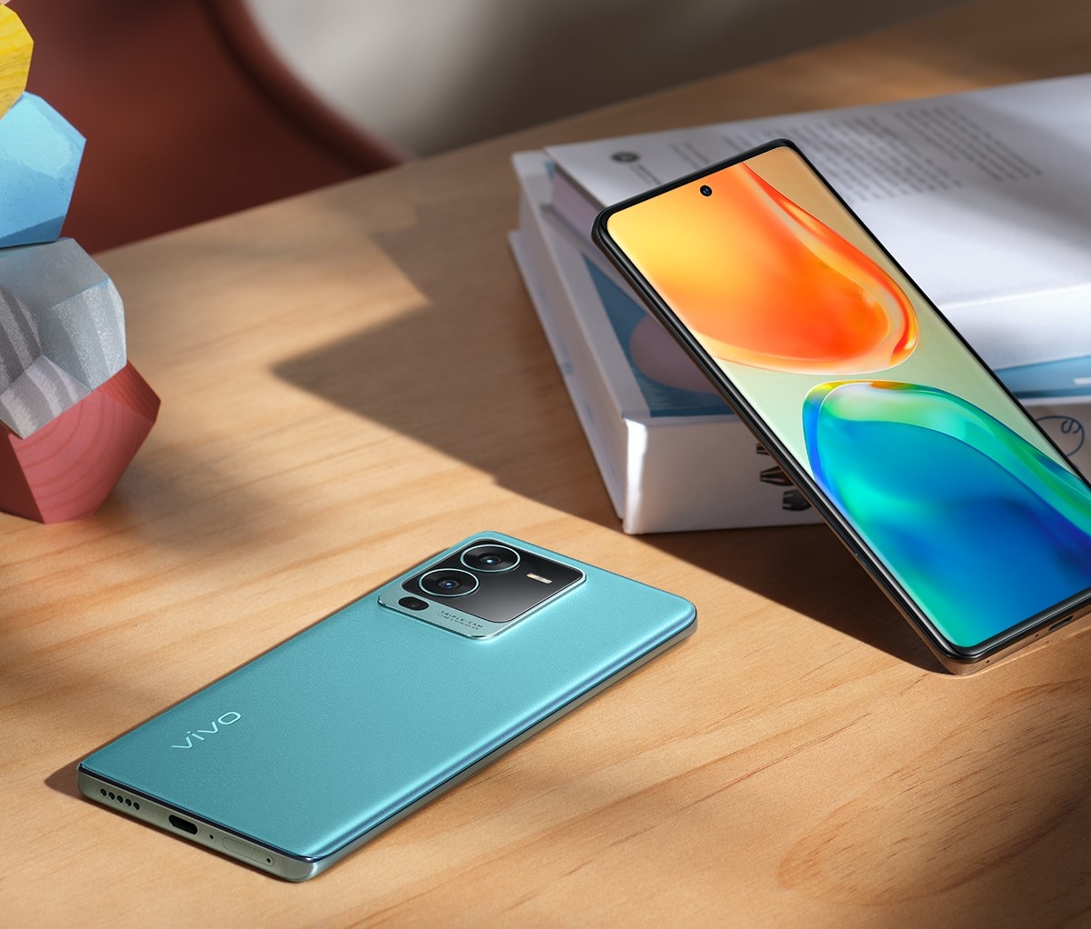 Vivo V25 Pro ra mat anh 1