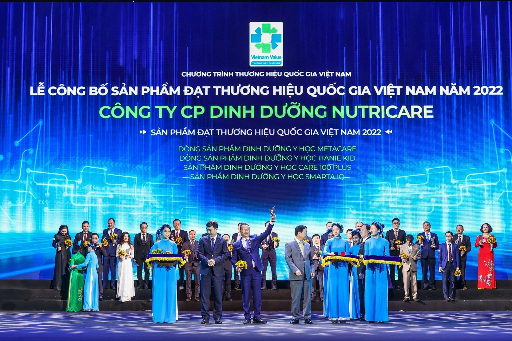 Hanie Kid duoc vinh danh 'Thuong hieu Quoc gia Viet Nam' hinh anh