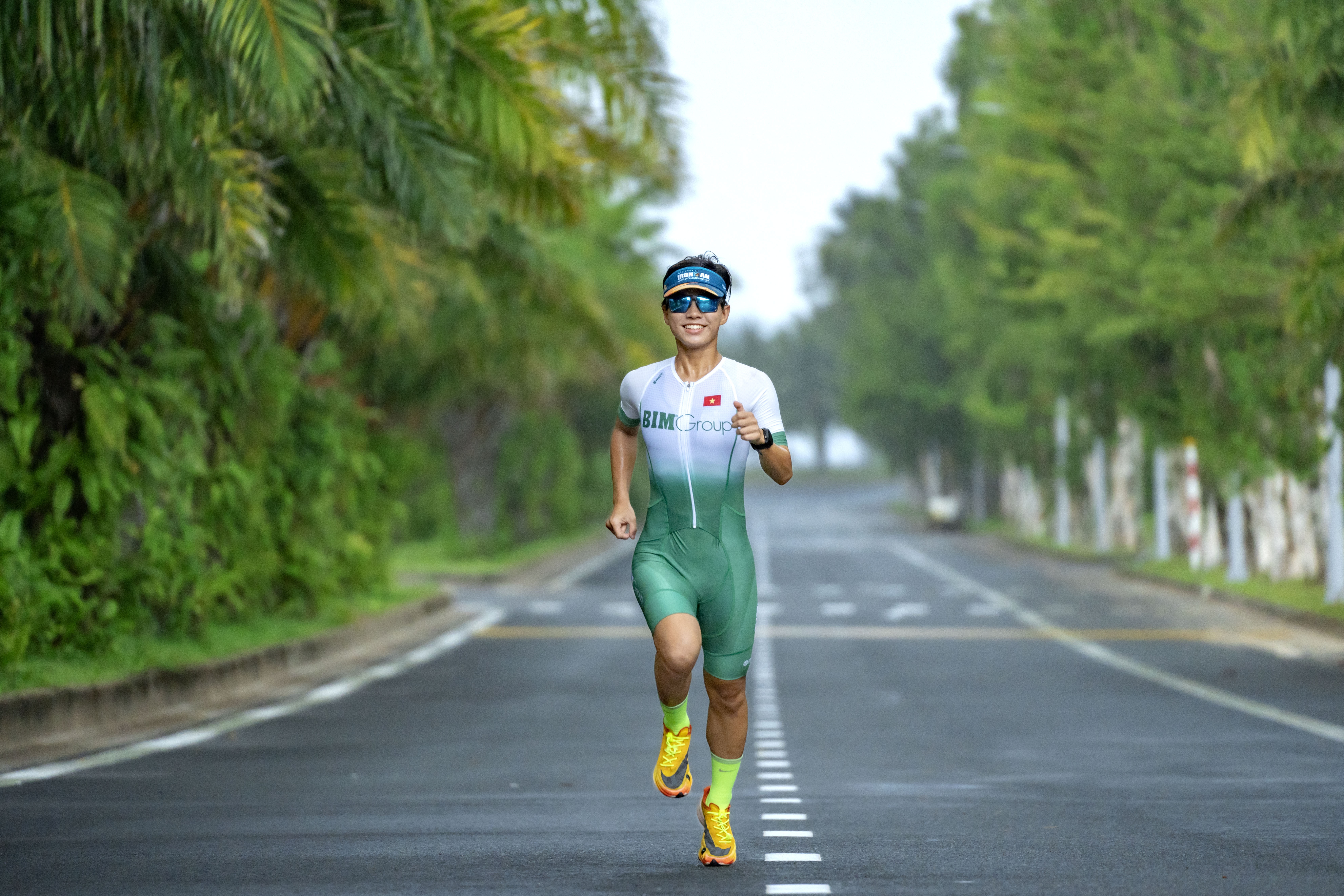 Lam Tuc Ngan: ‘Ve dep cua cuoc choi triathlon la vuot qua chinh minh’ hinh anh