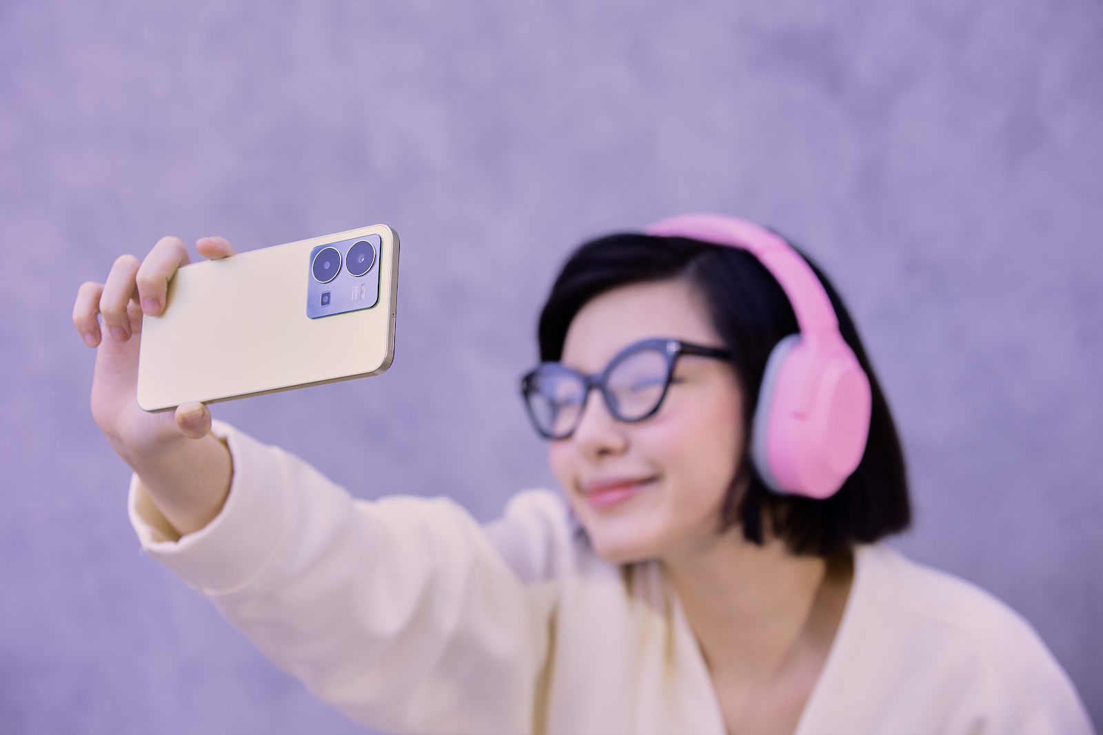 Chon vivo Y35 RAM 16 GB dip mua sam cuoi nam hinh anh