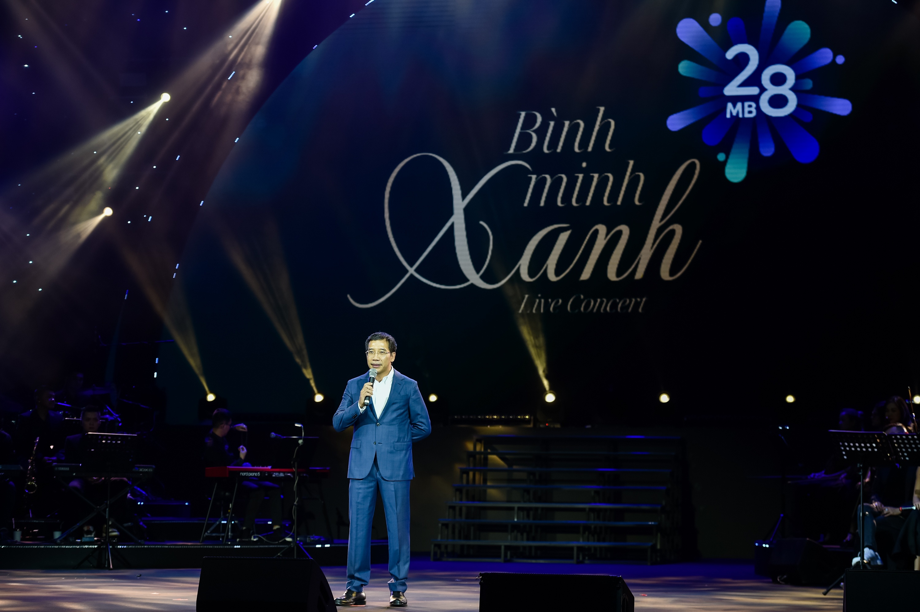 MB tri an khach hang voi dem nhac 'Binh minh xanh' hinh anh