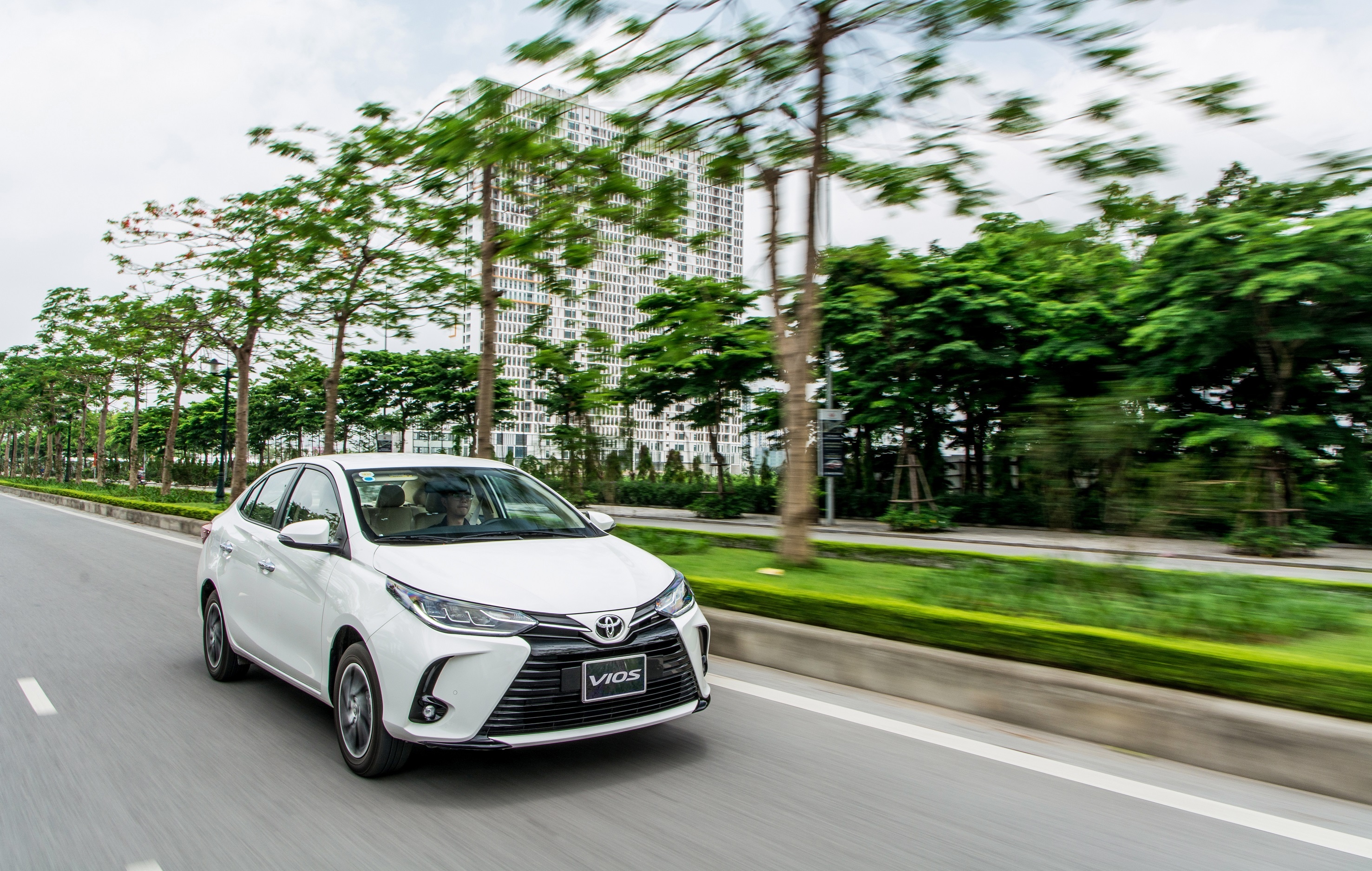 Toyota Vios hap dan voi loat uu dai cuoi nam hinh anh