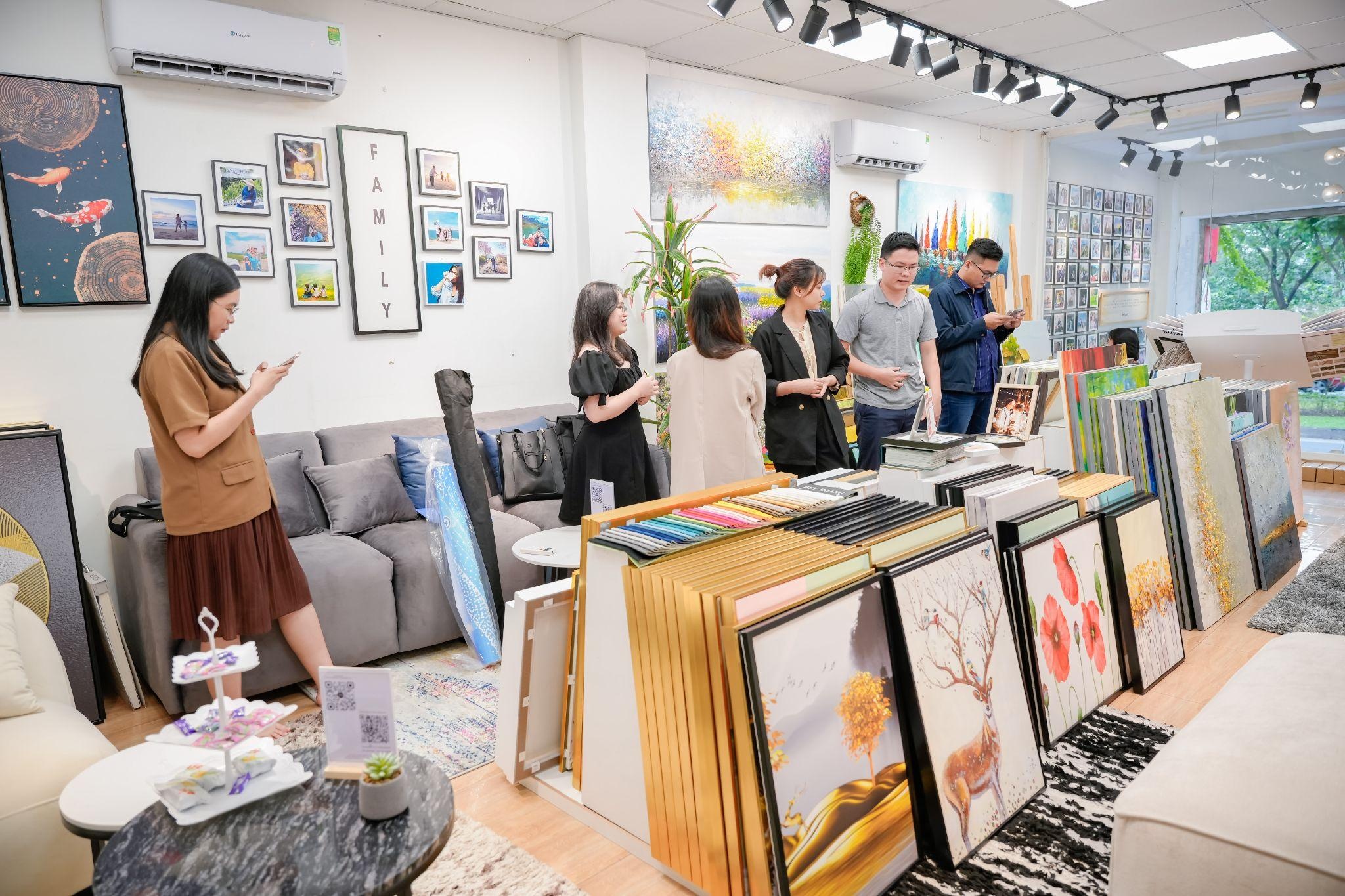 Viet Canvas,  trang tri can ho anh 1