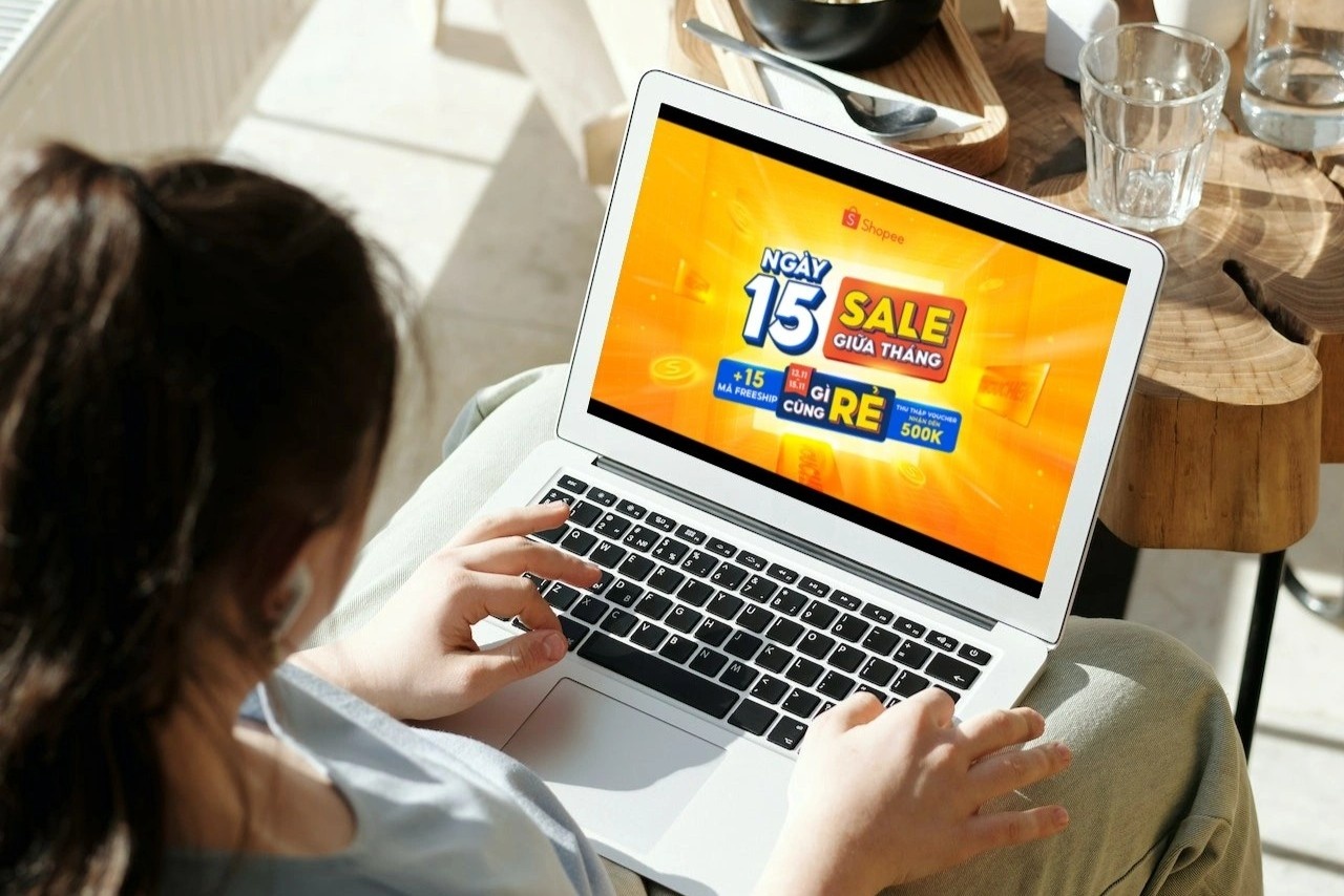 Shopee uu dai dac biet ngay sale giua thang hinh anh