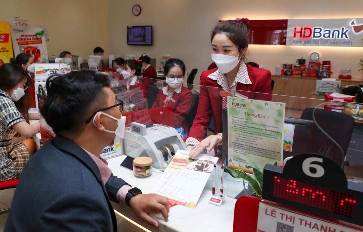 Yuanta: 'Co phieu nganh ngan hang co muc dinh gia hap dan' hinh anh