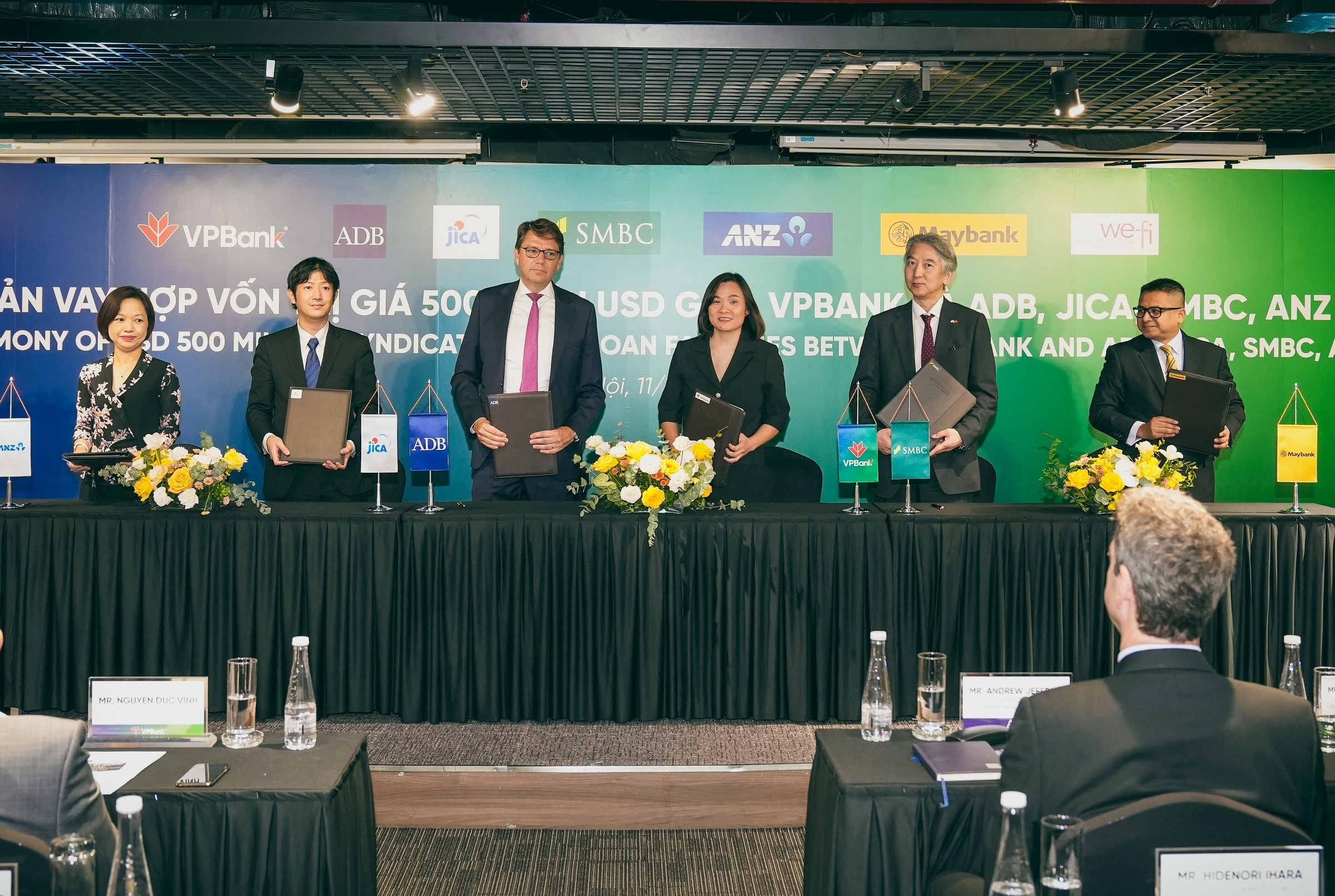 VPBank huy dong 500 trieu USD, cung co uy tin tren thi truong hinh anh