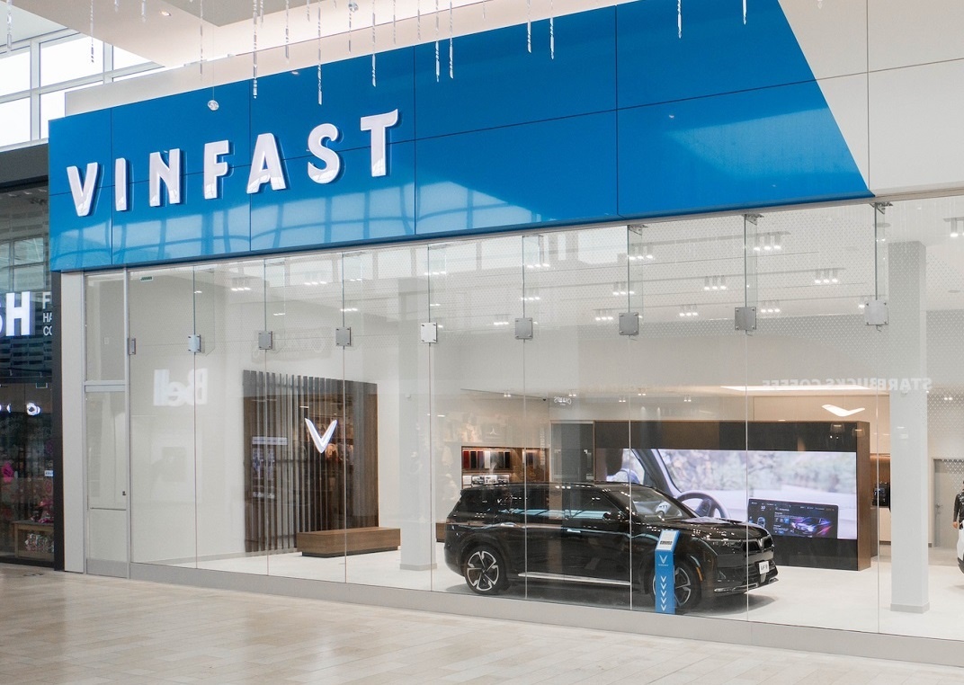 VinFast khai truong cua hang dau tien tai Yorkdale, Canada hinh anh