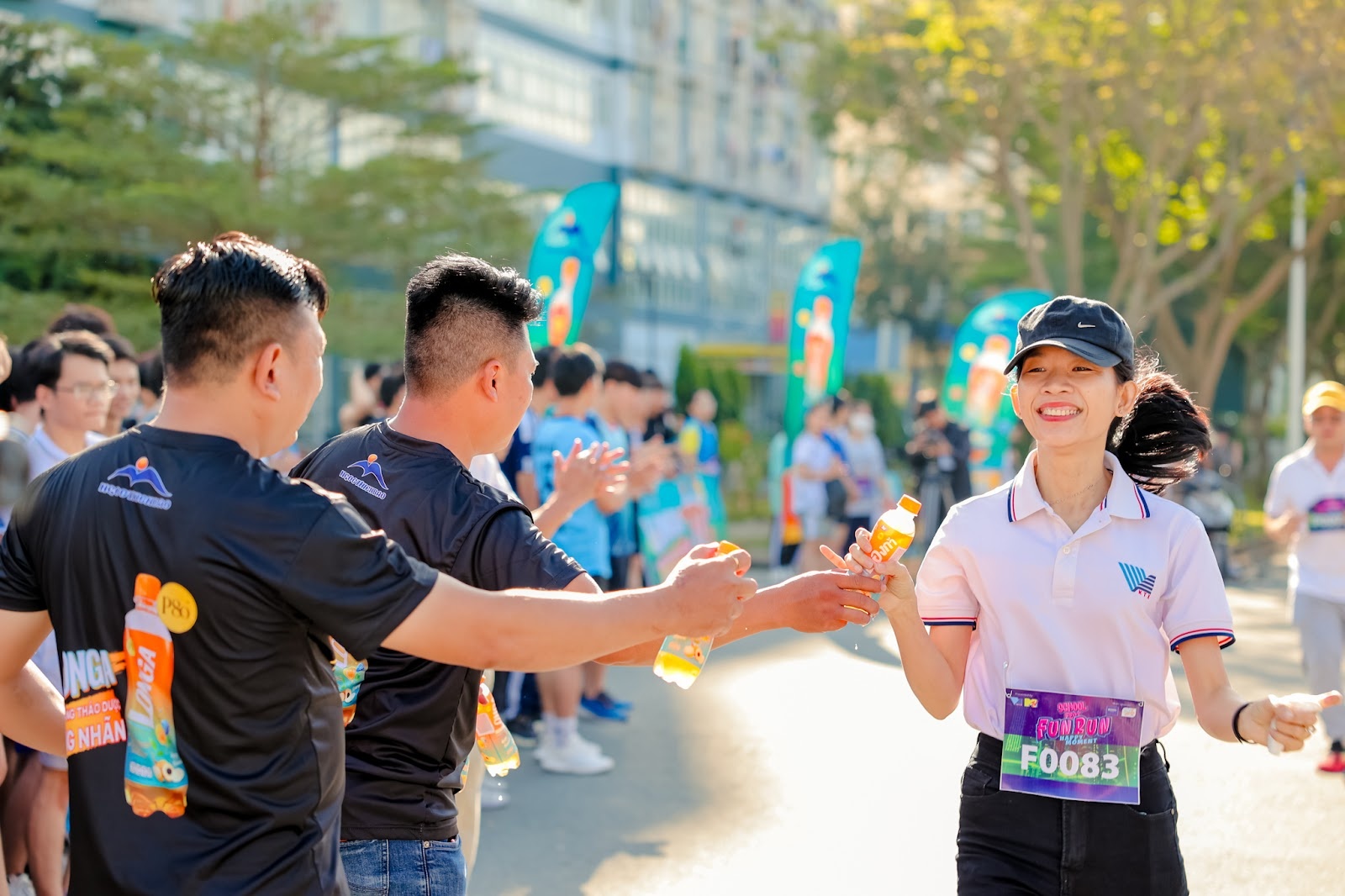 Hon 1.000 nguoi tranh tai tai giai chay MTV School Fest - Gen Z Can hinh anh