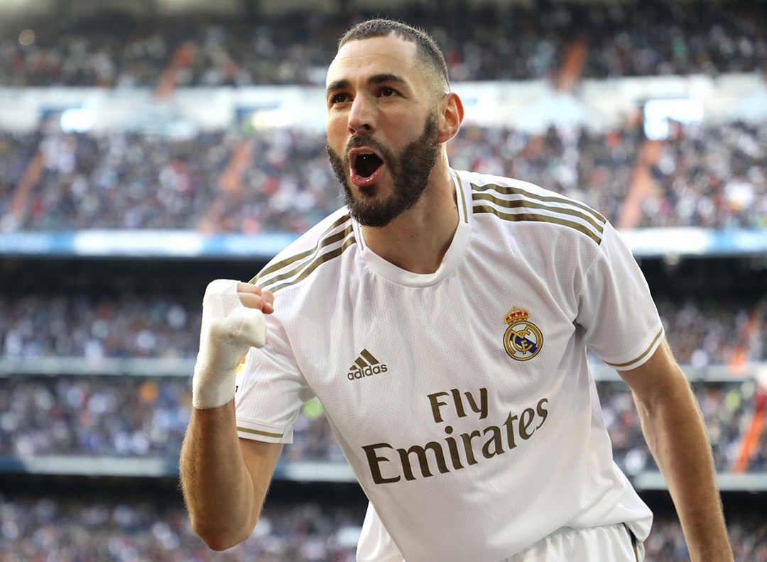 Benzema them mot lan duoc vinh danh trong nam 2022? hinh anh