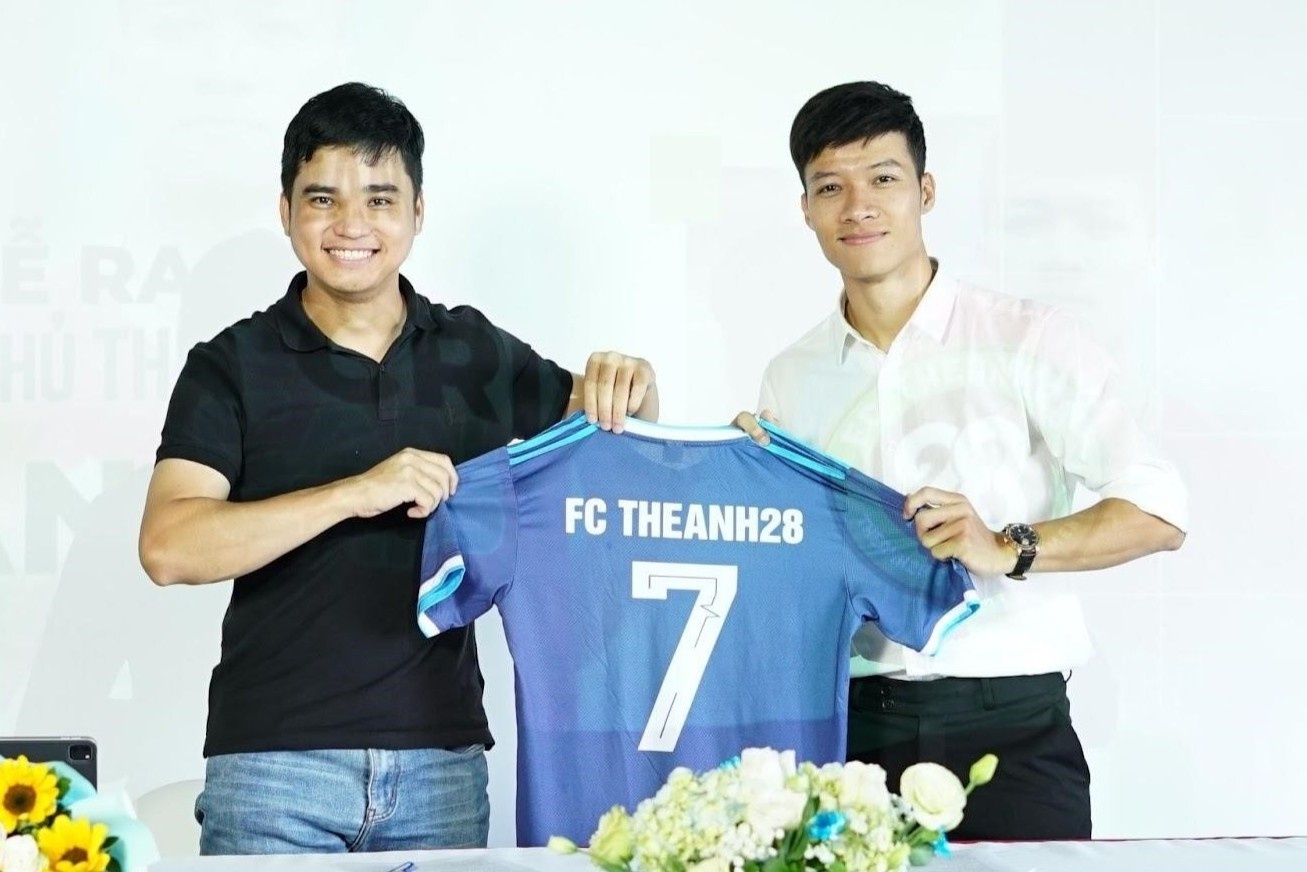 Can Cris dau quan cho doi bong Theanh28 FC hinh anh