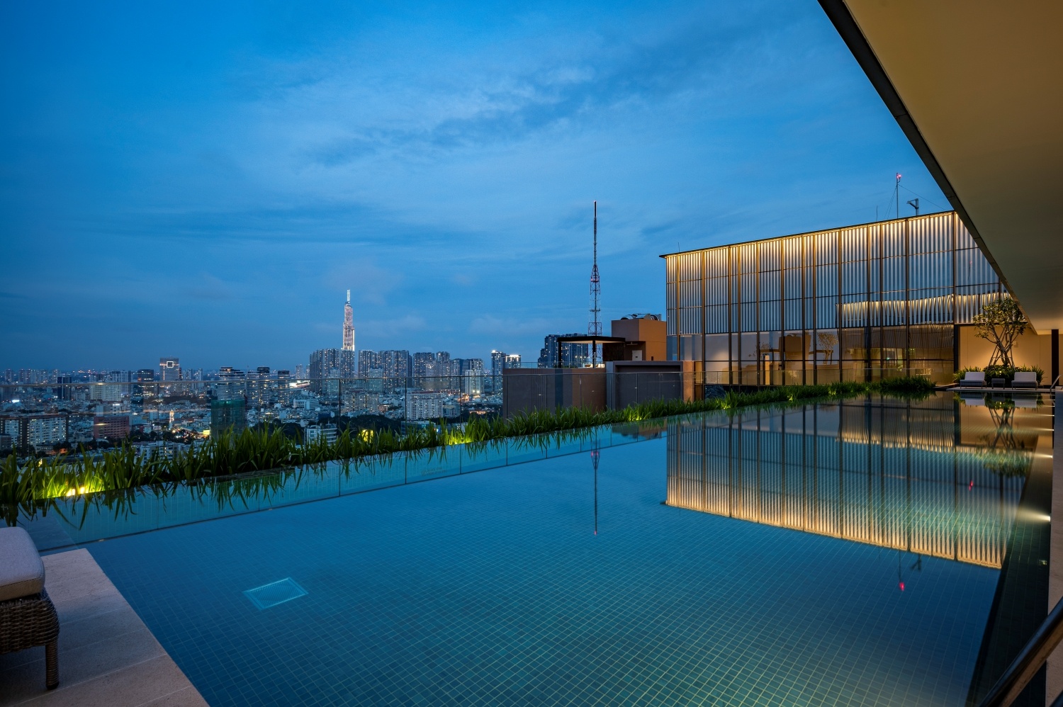 The Marq,  Hongkong Land anh 2