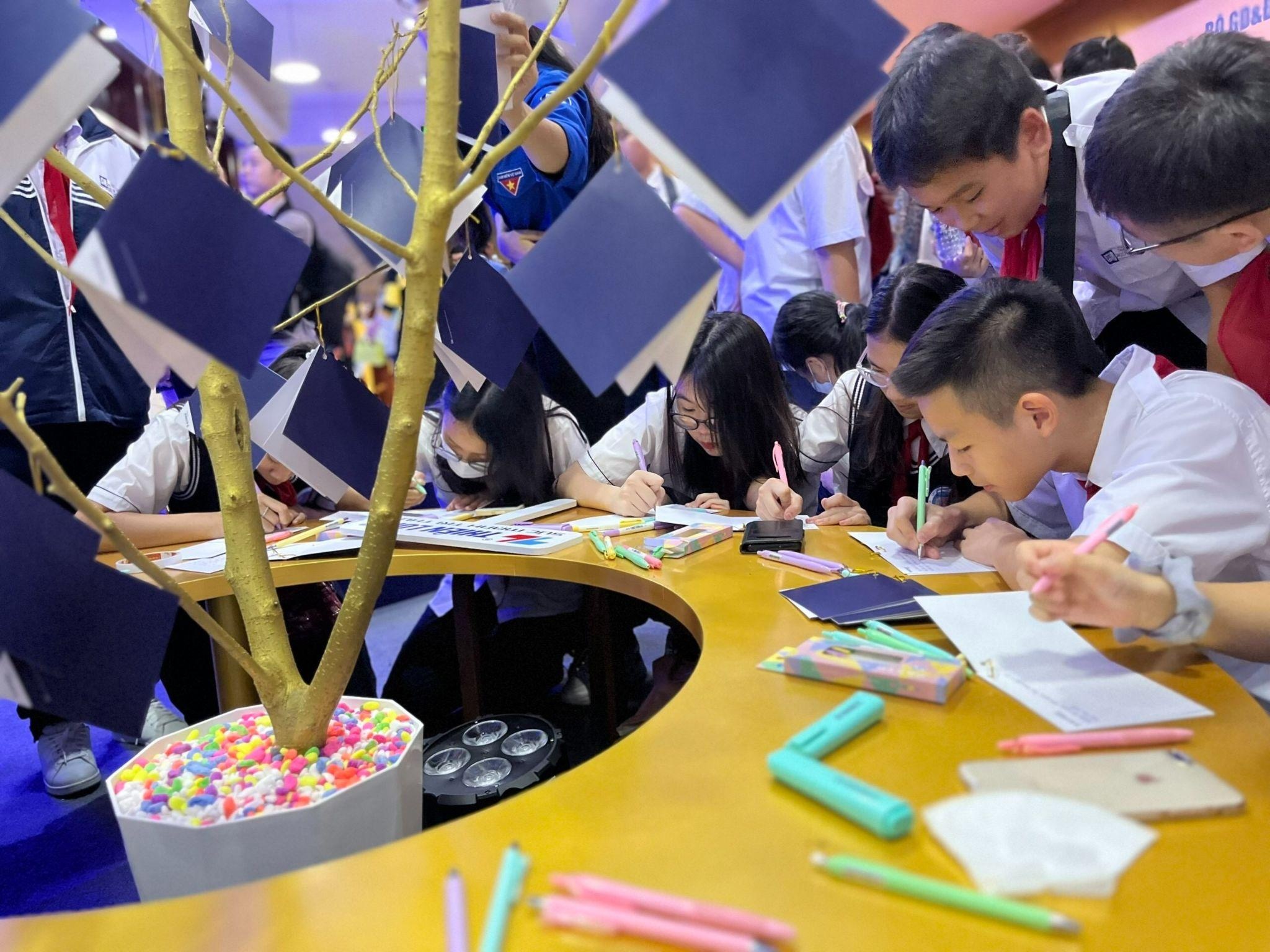 Bizner,  Thien Long anh 1