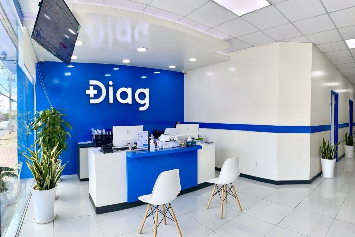 Phu nu hien dai tam soat ung thu co tu cung tai nha hinh anh