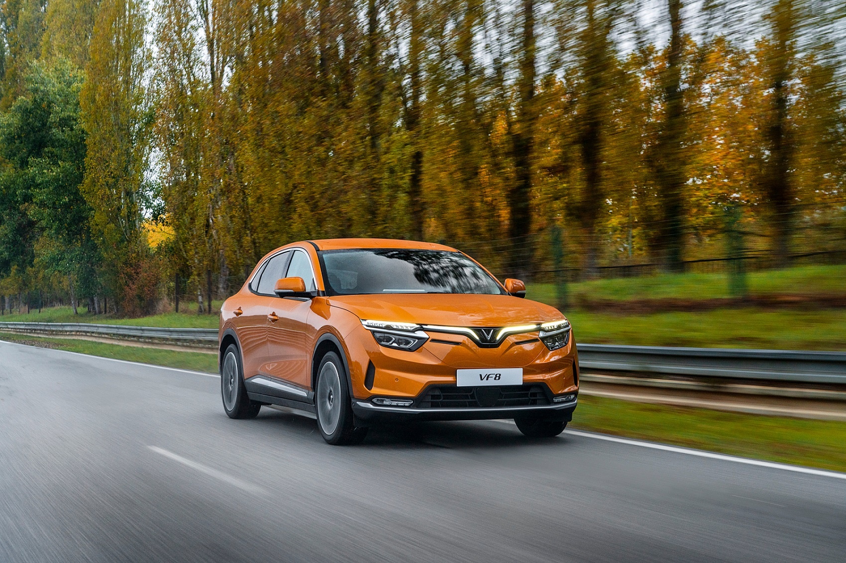 VinFast nhan don hang ban hon 2.500 xe VF 8 va VF 9 cho Autonomy hinh anh