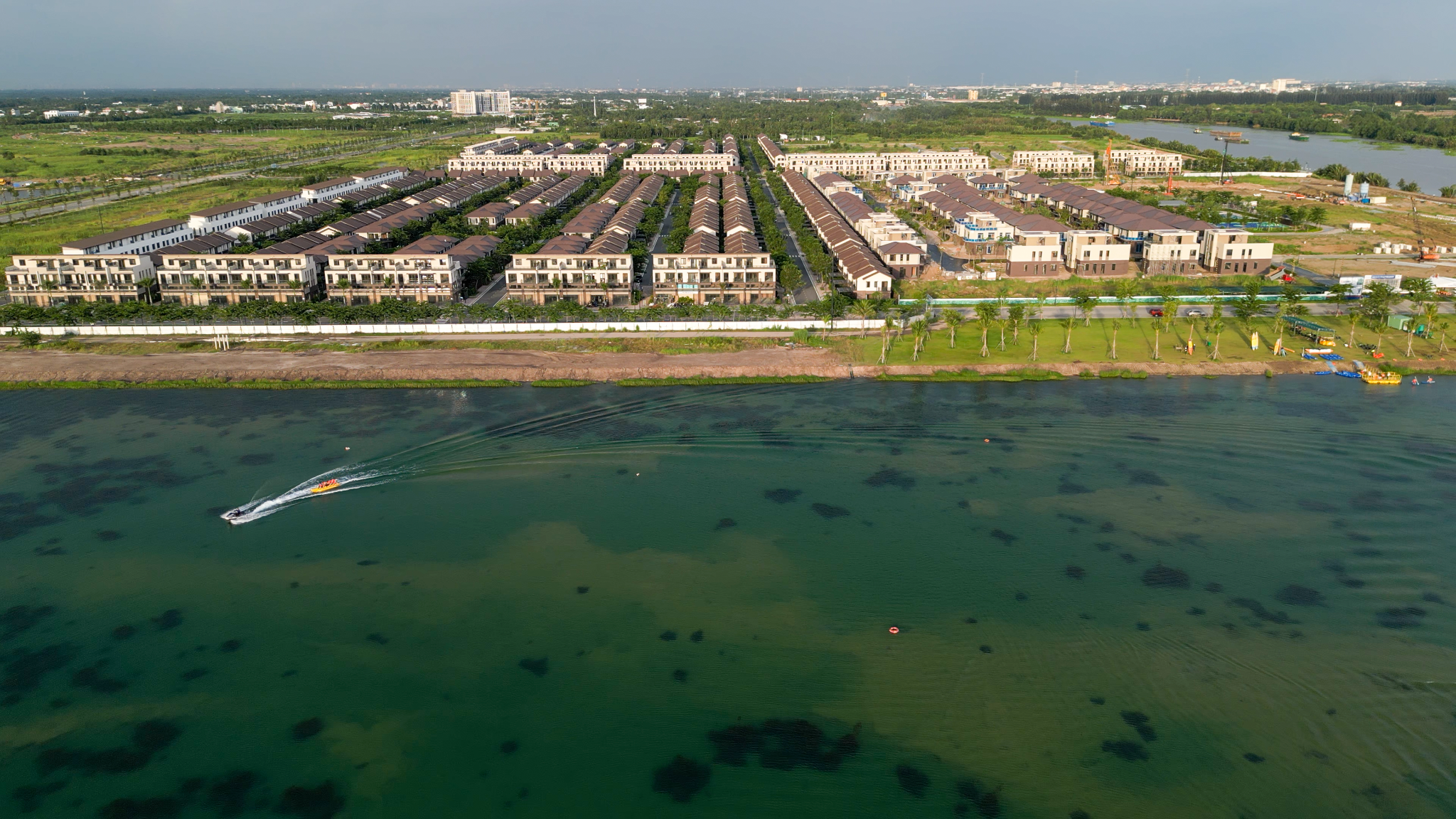 The Aqua,  Waterpoint anh 2