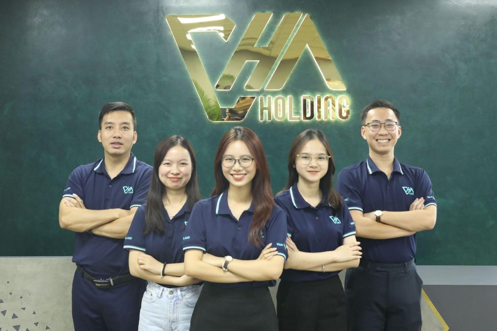 VHA Holding thay doi dien mao, vung buoc phat trien hinh anh