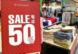 Bung no dai tiec mua sam dip Black Friday tai Aeon Mall Binh Tan hinh anh