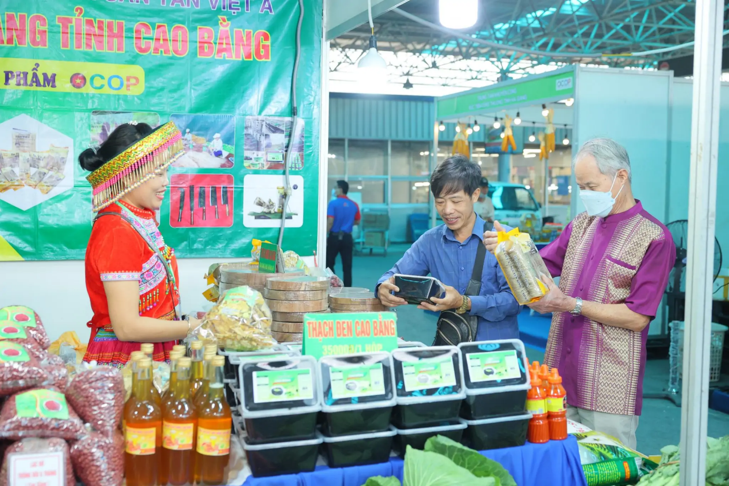 MM Mega Market tao cau noi giua nha san xuat OCOP va nguoi tieu dung hinh anh