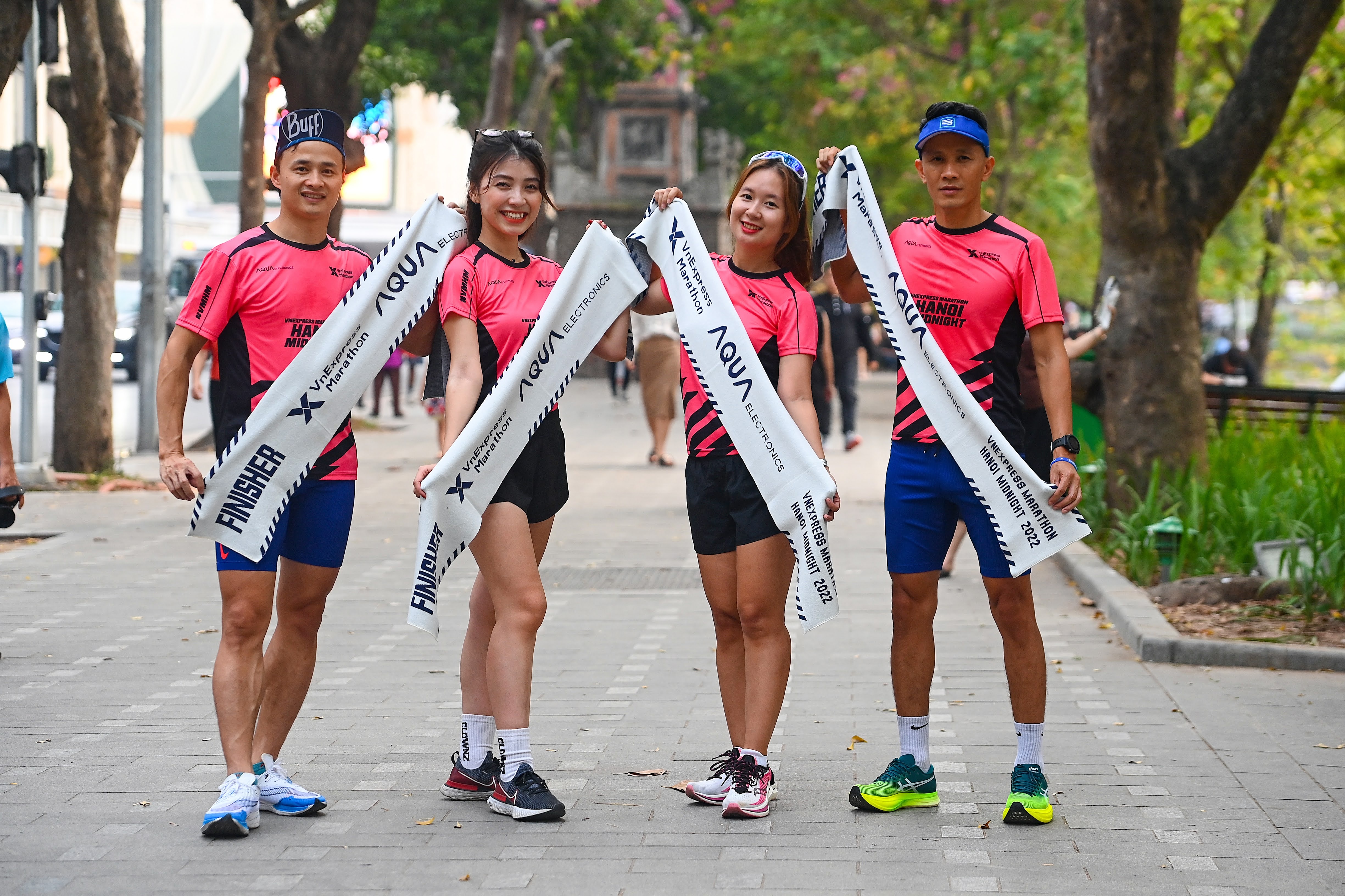 VnExpress Marathon Hanoi Midnight 2022 anh 2