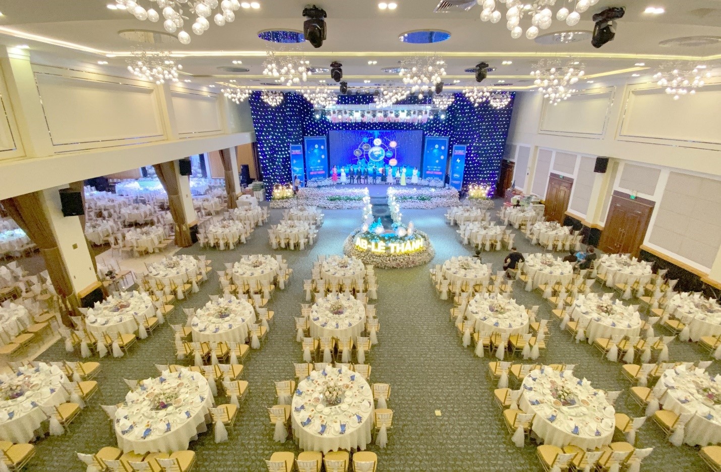 khach san,  to chuc su kien anh 2