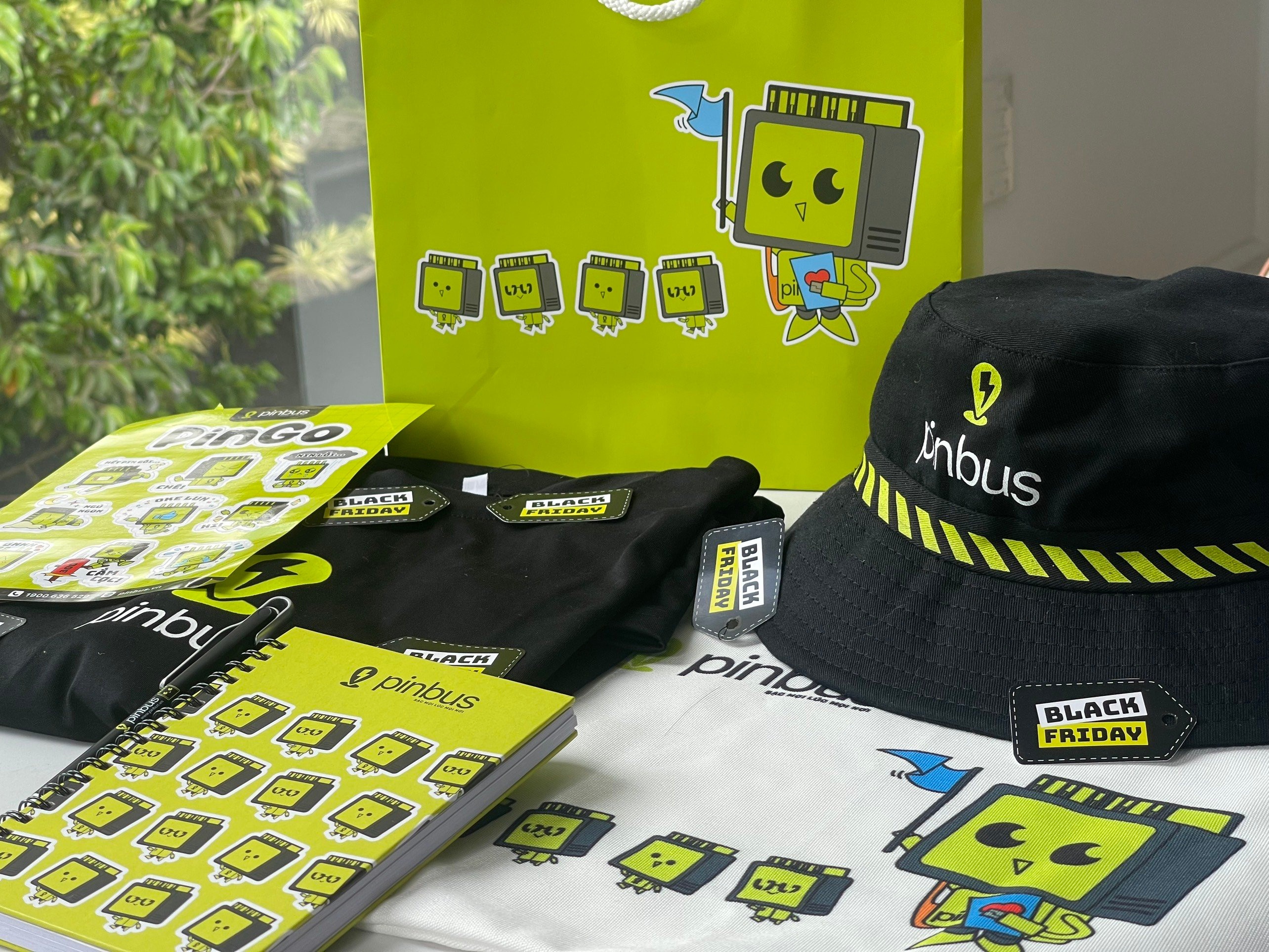 Co hoi nhan iPhone 14 khi thue Pinbus dip Black Friday hinh anh