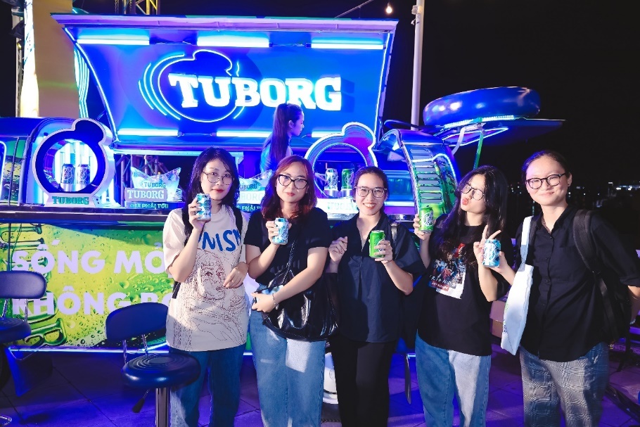 Tuborg khoi dong cuoc choi cung trai nghiem am nhac bung no hinh anh