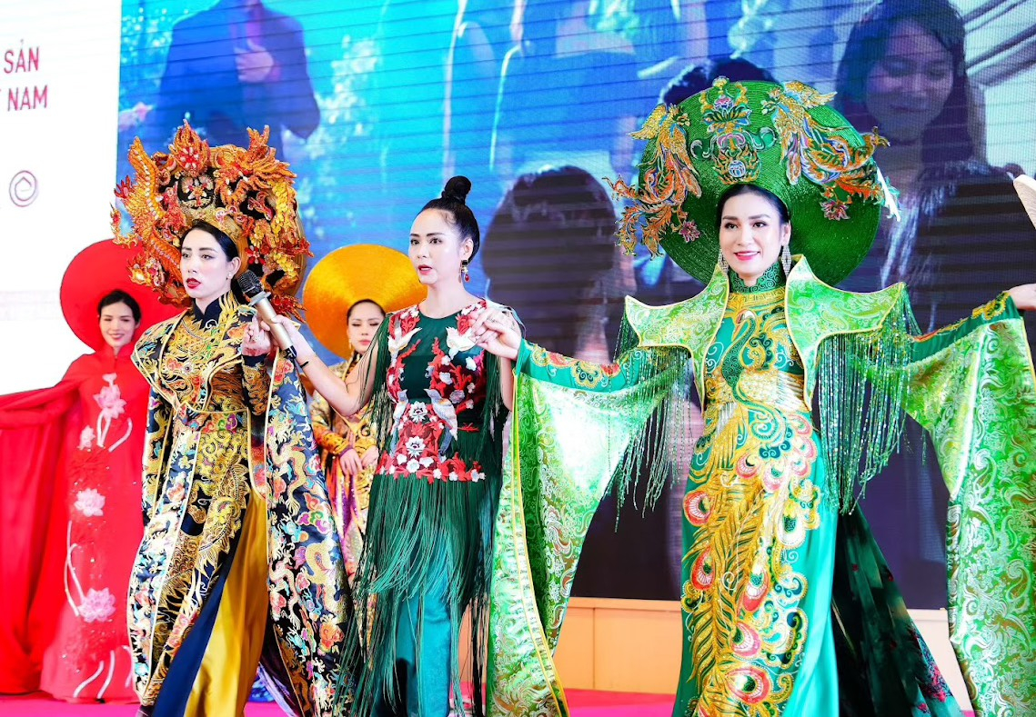 Long phụng trình tường ảnh 3 Long phung trinh tuong anh 3