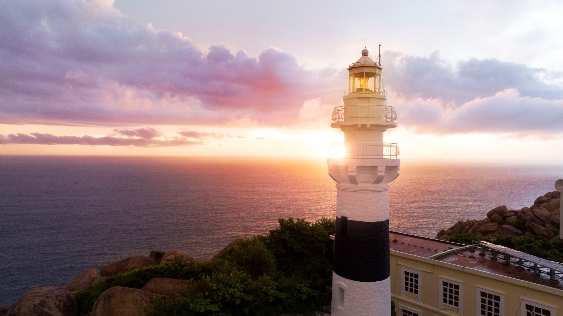 Hanh trinh vuot bao khoac ao moi cho hai dang Cu Lao Xanh hinh anh