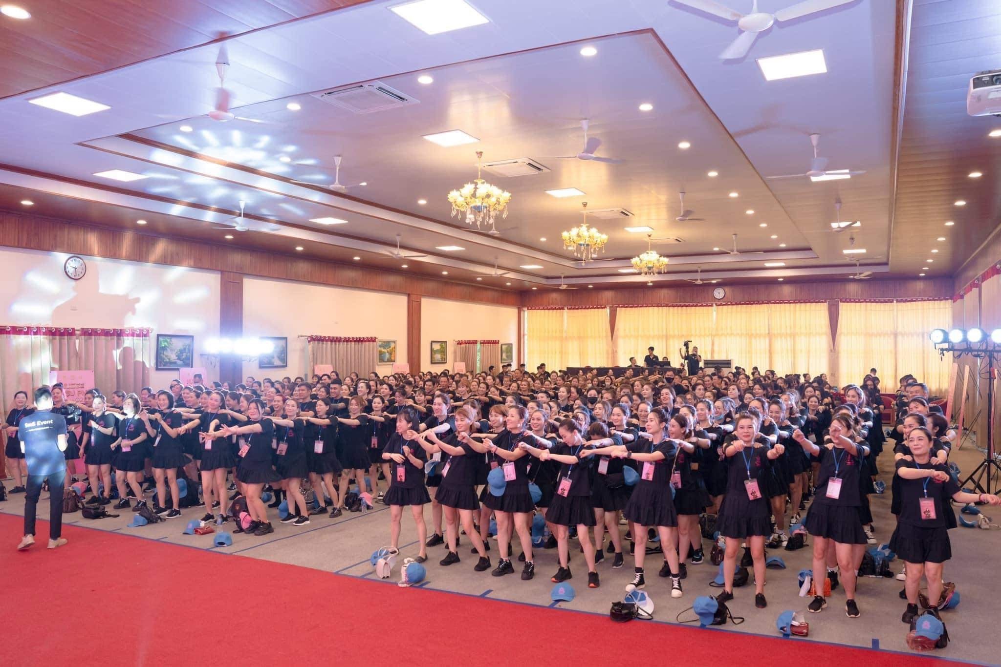 My pham Nusee thuc day nu quyen thong qua doc lap kinh te hinh anh