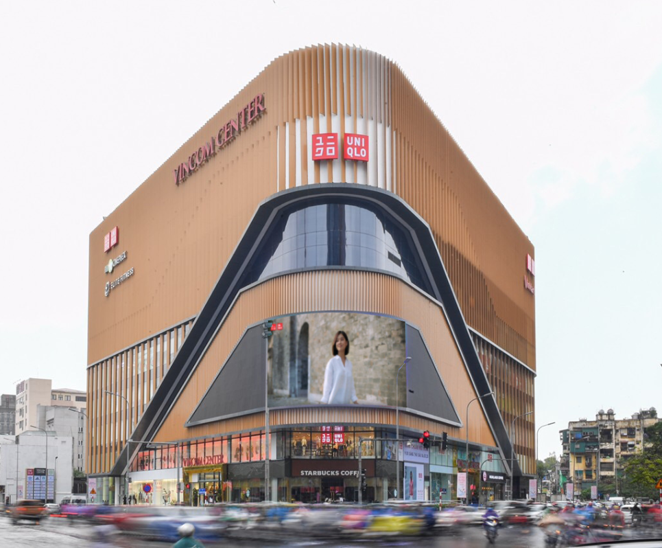 Uniqlo tai Viet Nam anh 2