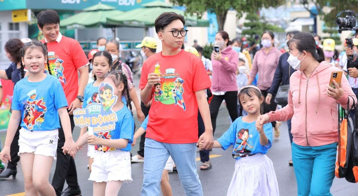 Kun lam viec tot,  TS To Nhi A anh 7