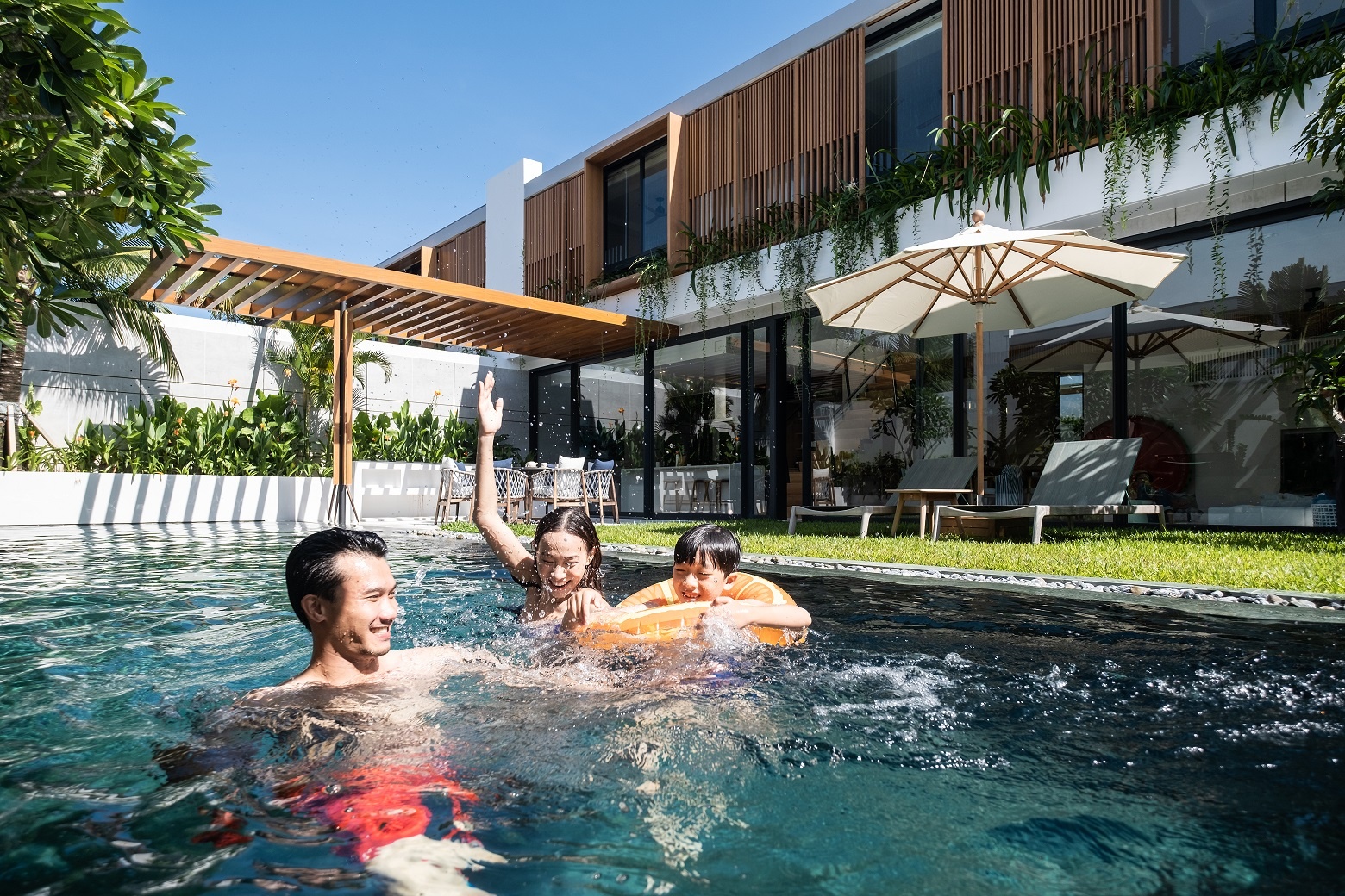 dao ngoc,  du lich anh 1