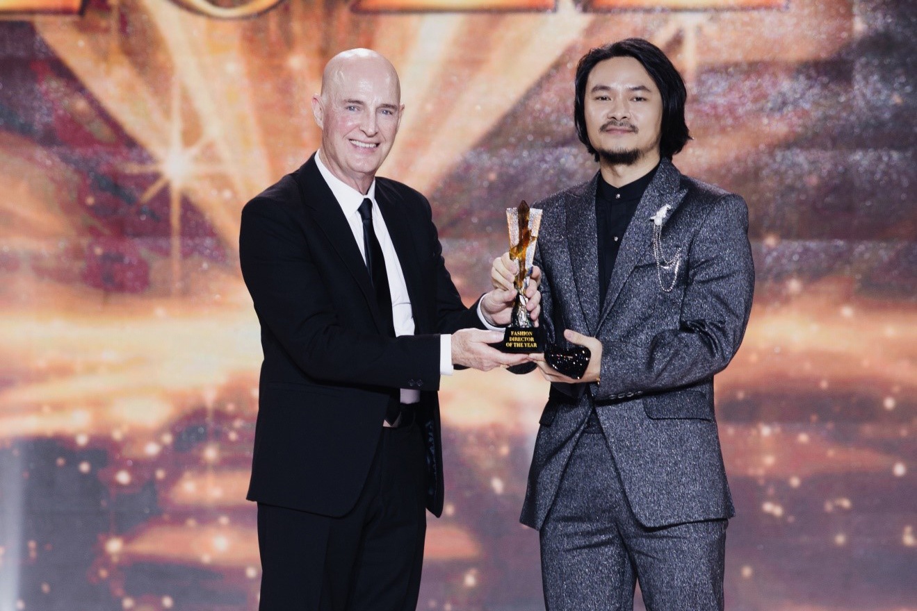 Hoang Nhat Nam tro thanh ‘Dao dien thoi trang cua nam’ hinh anh