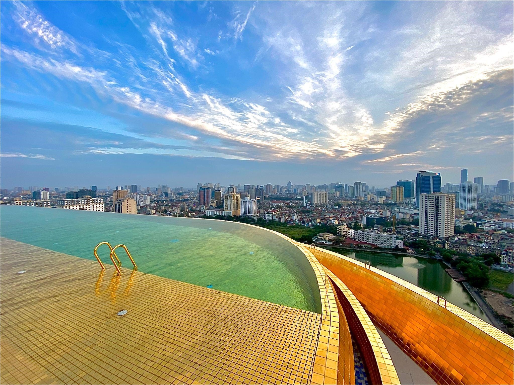 Khach san dat vang anh 6