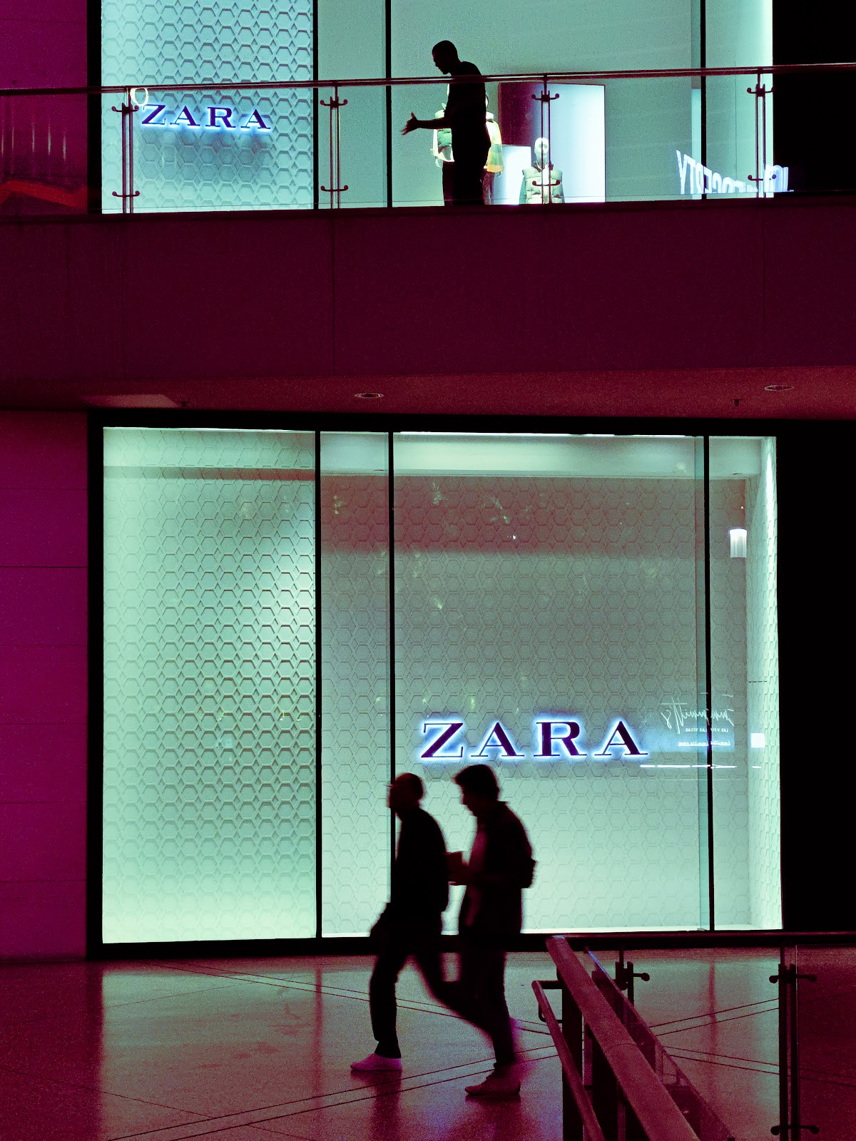 camera tren vivo V25 Pro anh 9