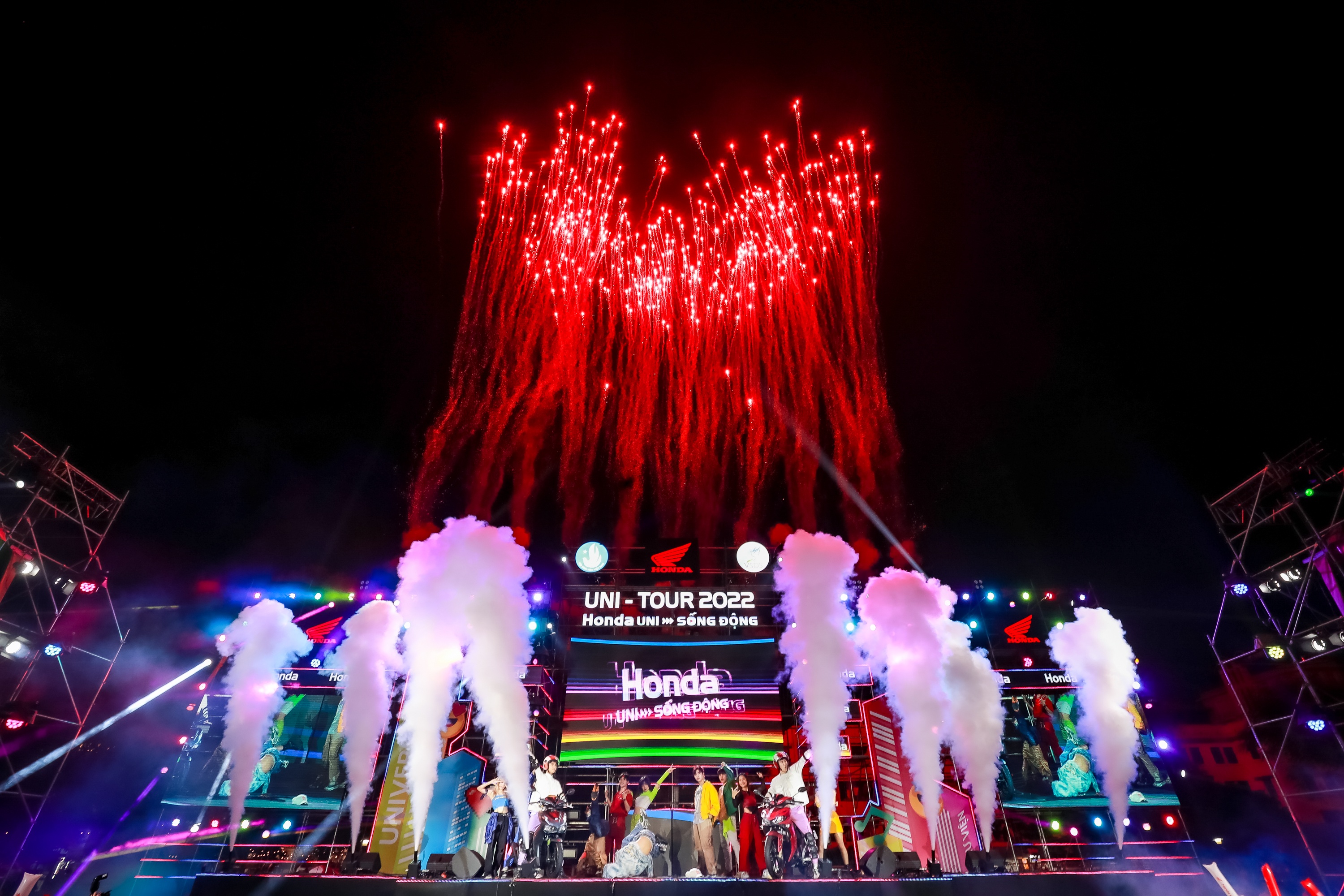 Honda UNI-Tour,  UNI-Song dong anh 5